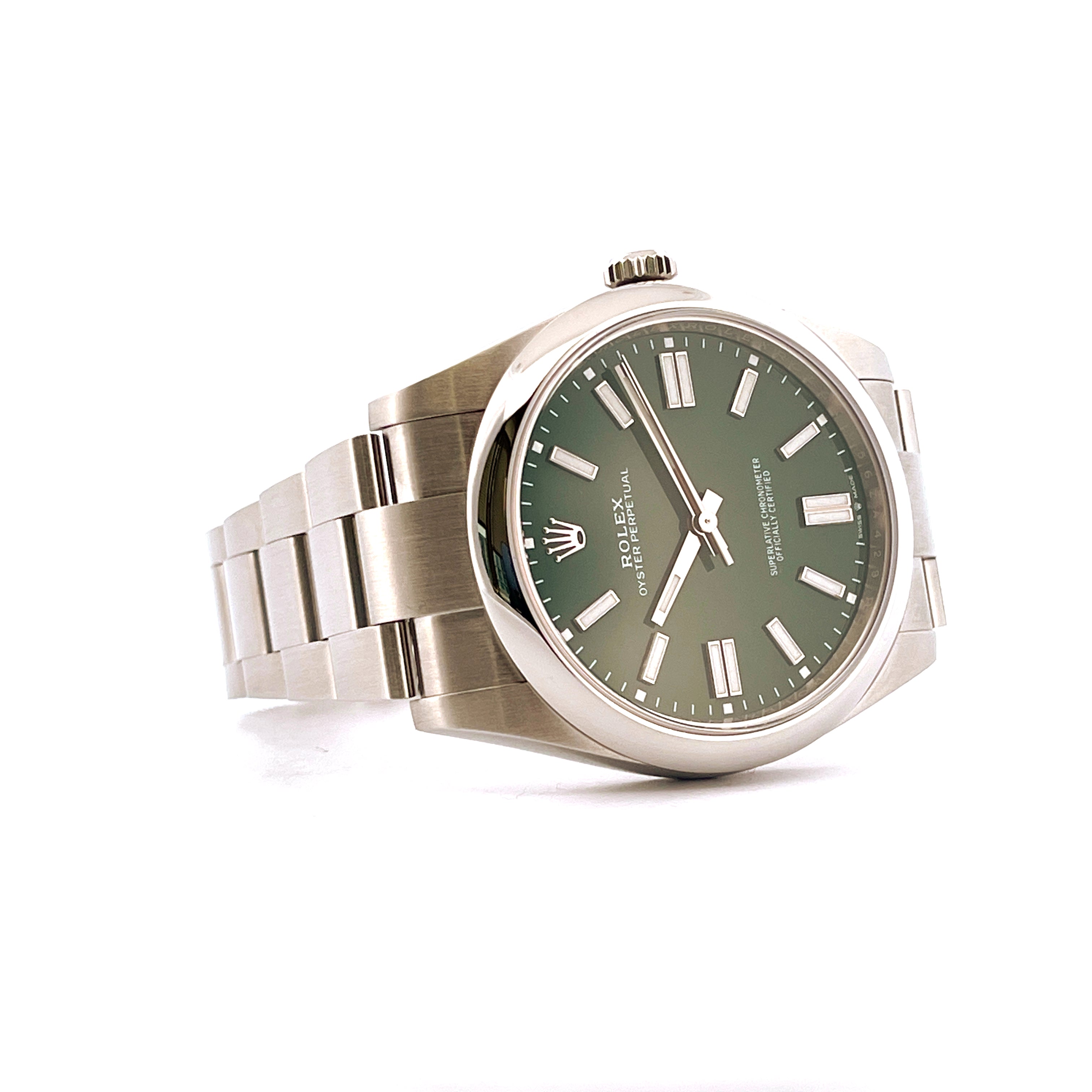 Rolex Oyster Perpetual 41 Green Stahl auf weißem Hintergrund, Seitenansicht