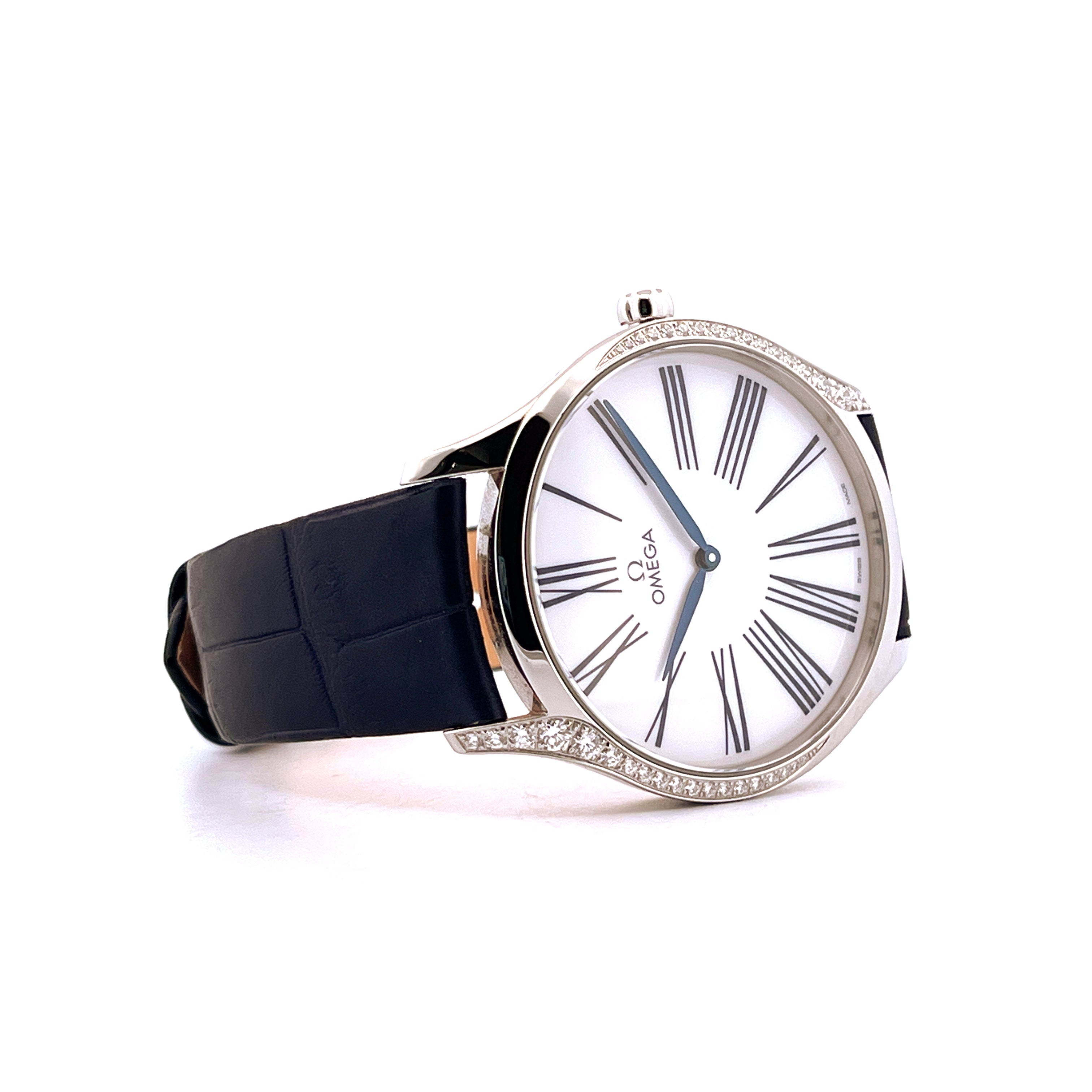 Omega De Ville 39 mm Stahl mit Diamantenbesatz, weißem Zifferblatt und blauem Lederarmband