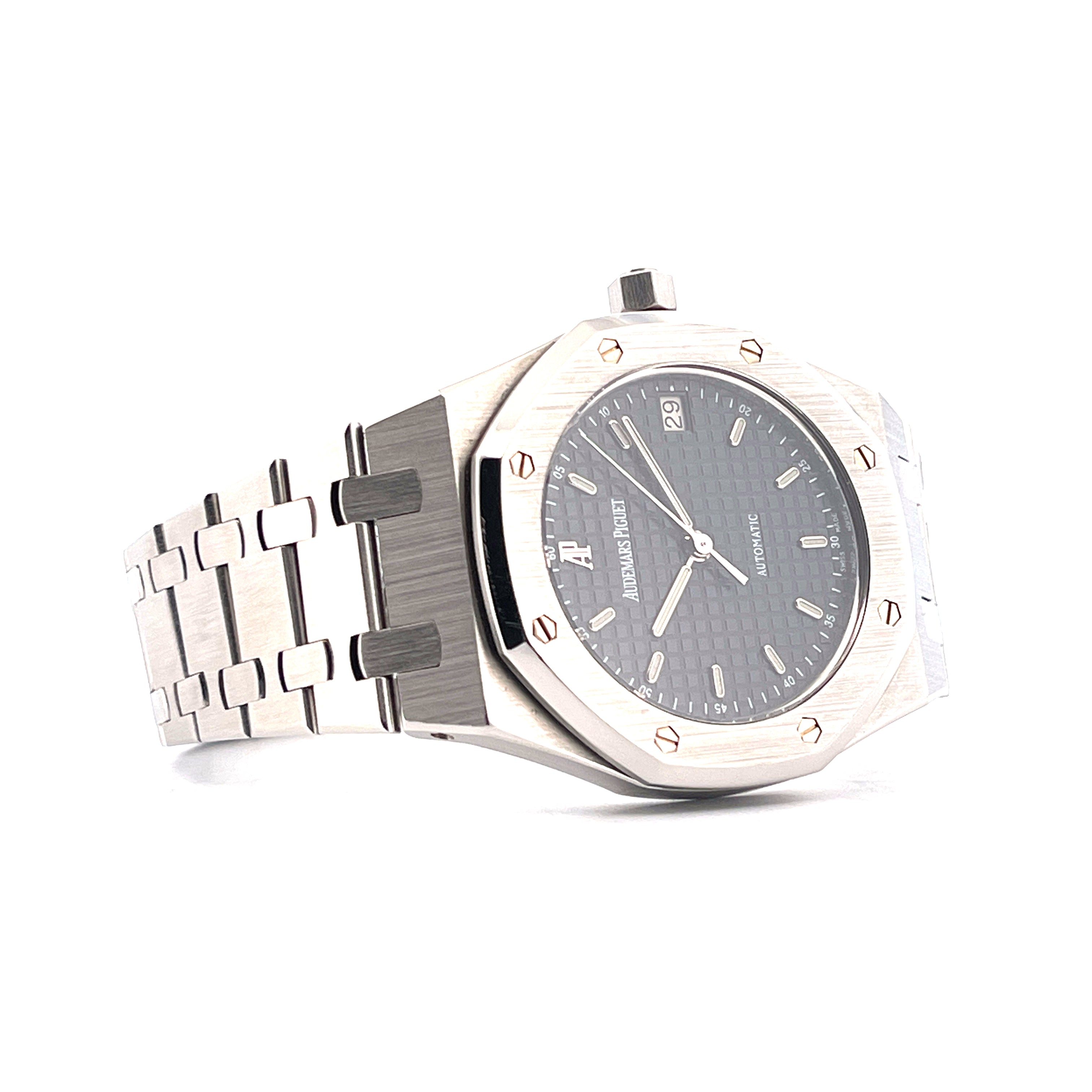 Audemars Piguet Royal Oak 14790ST mit blauem Zifferblatt und Edelstahlarmband auf weißem Hintergrund
