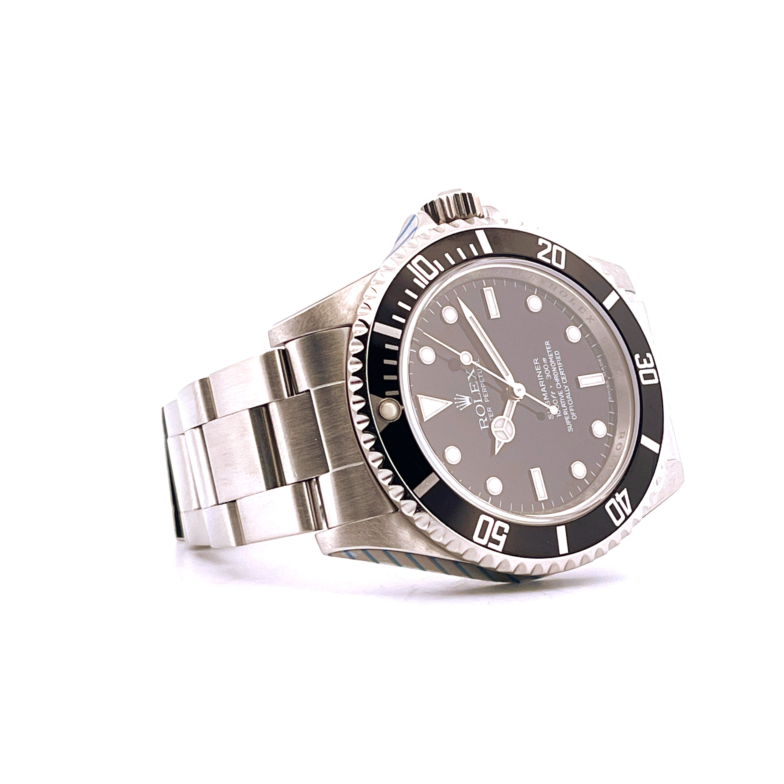 Rolex Submariner No Date 14060M Stahl mit schwarzem Zifferblatt und Lünette von der Seite auf weißem Hintergrund