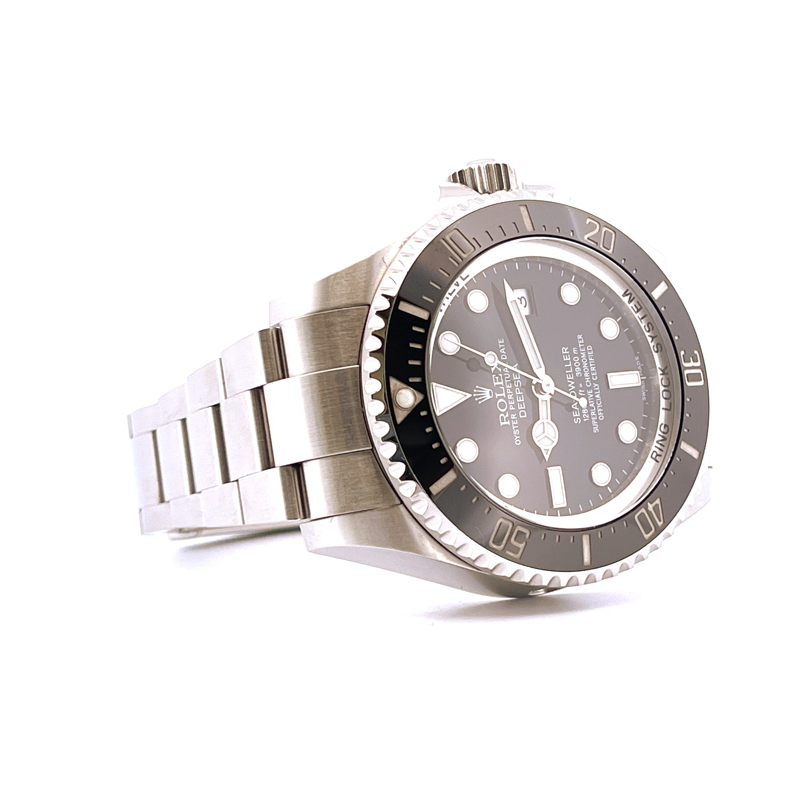 Rolex Sea-Dweller Deepsea 116660 Stahl Automatik Uhr im Seitenprofil auf weißem Hintergrund