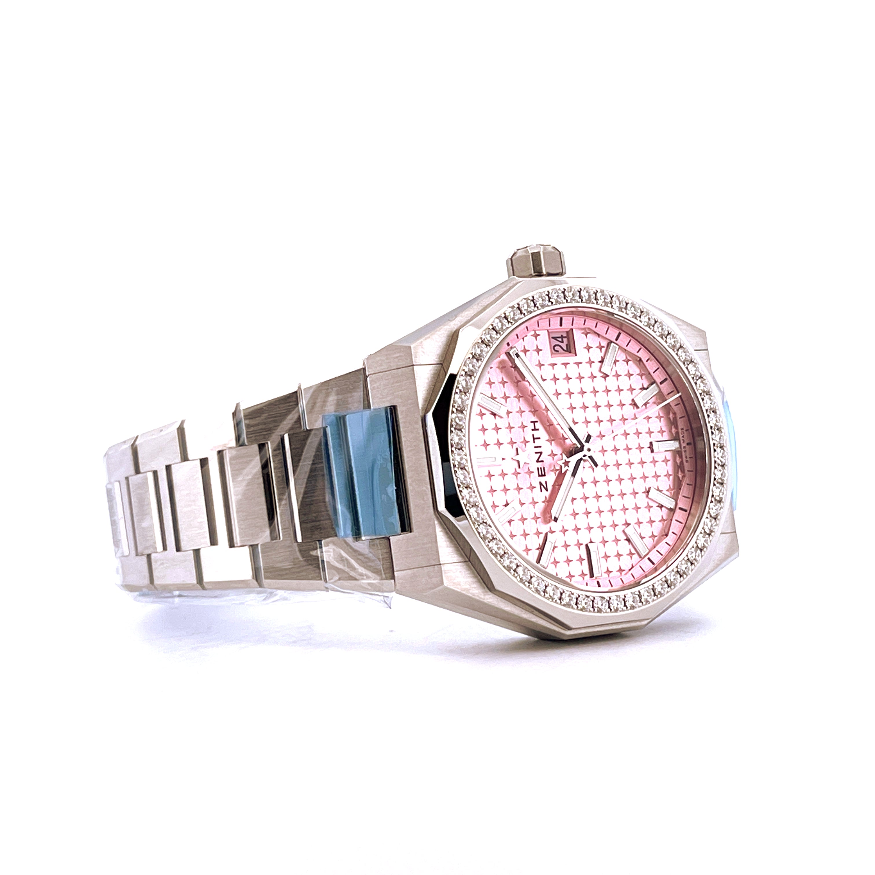 Zenith Defy Skyline Automatic Pink mit funkelnder Lünette und rosa Zifferblatt im Seitenprofil