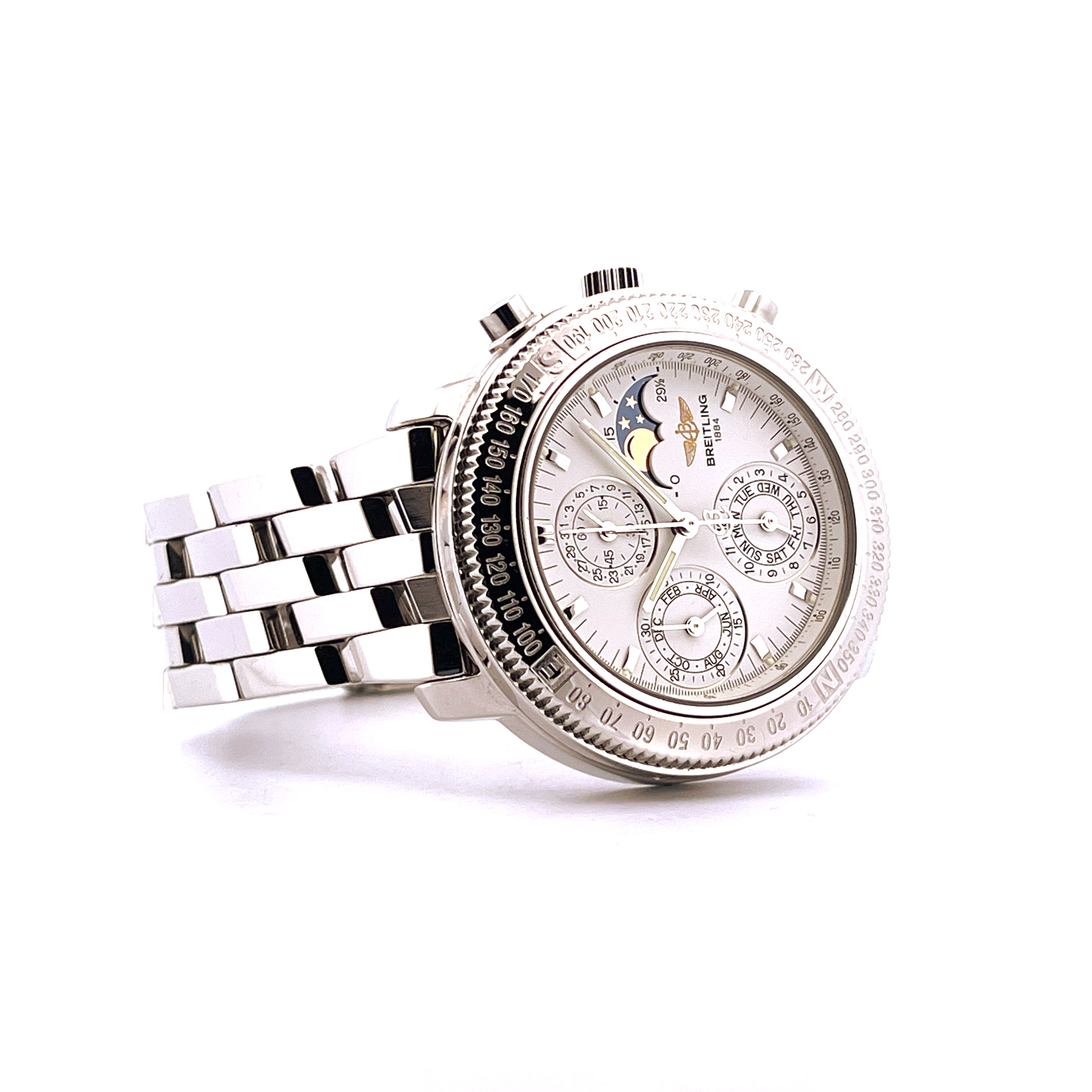 Breitling Astromat Chronograph Moonphase Uhr mit Stahlband von links in voller Ansicht