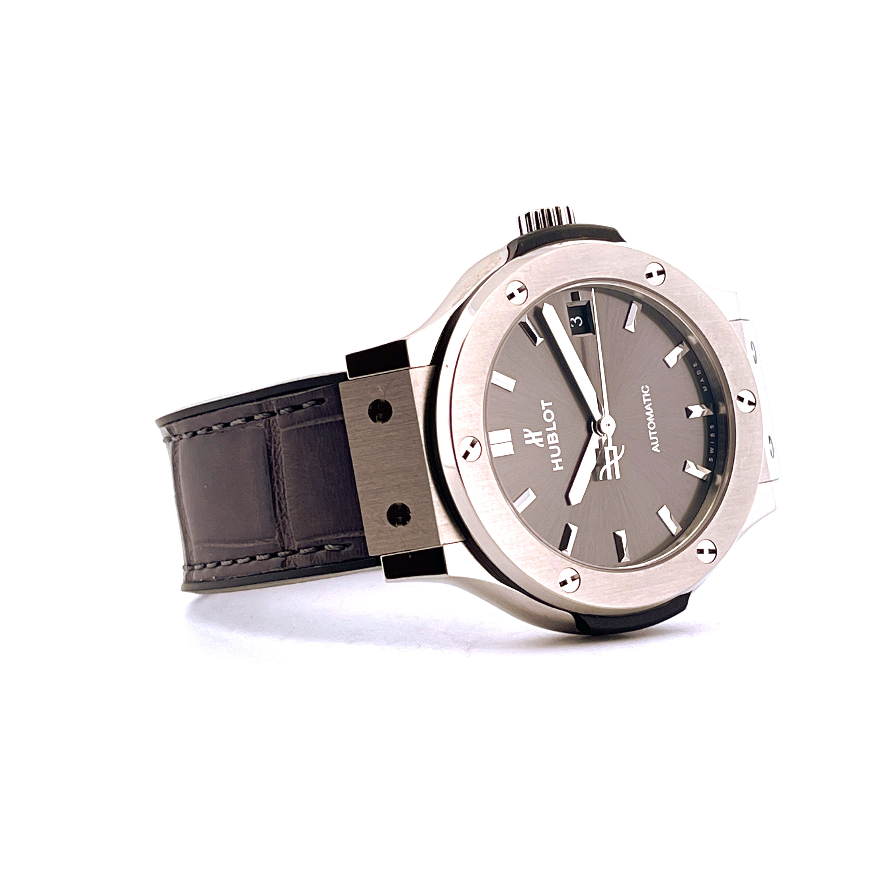 Hublot Classic Fusion 38 mm Automatik in Titan mit grauem Zifferblatt und Lederarmband