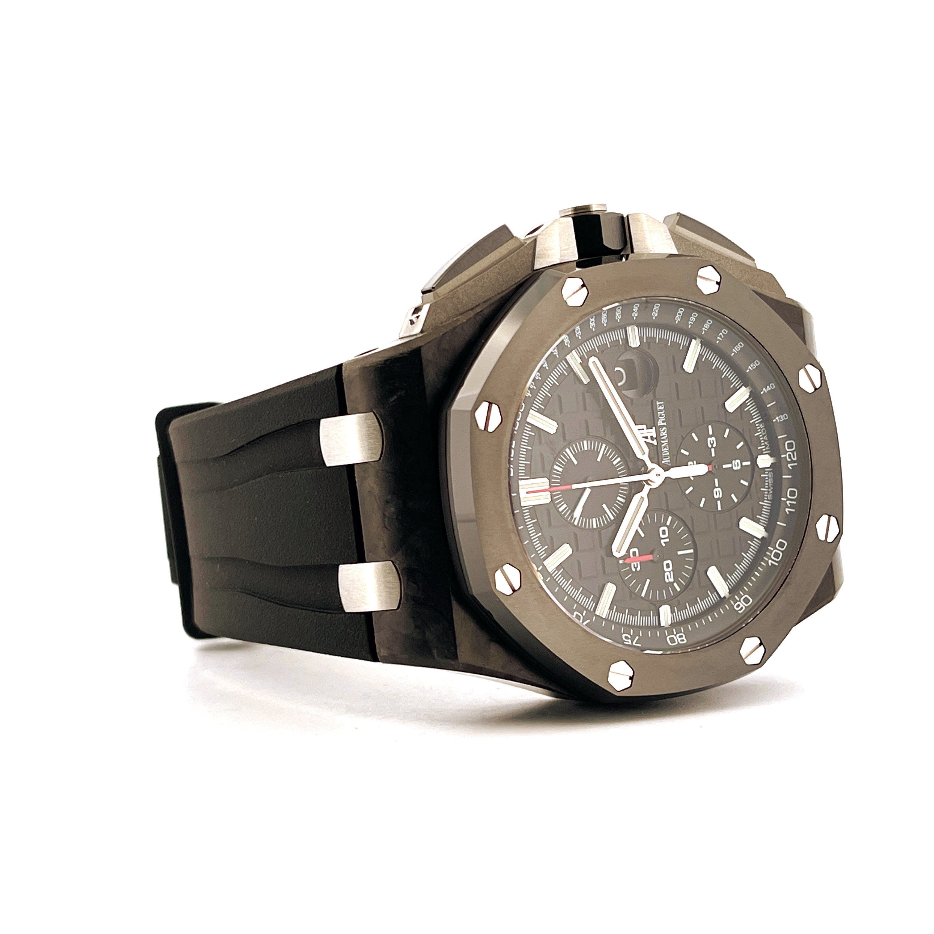 Audemars Piguet Royal Oak Offshore Carbon & Ceramic: Nahaufnahme der Vorderseite mit schwarzem Armband