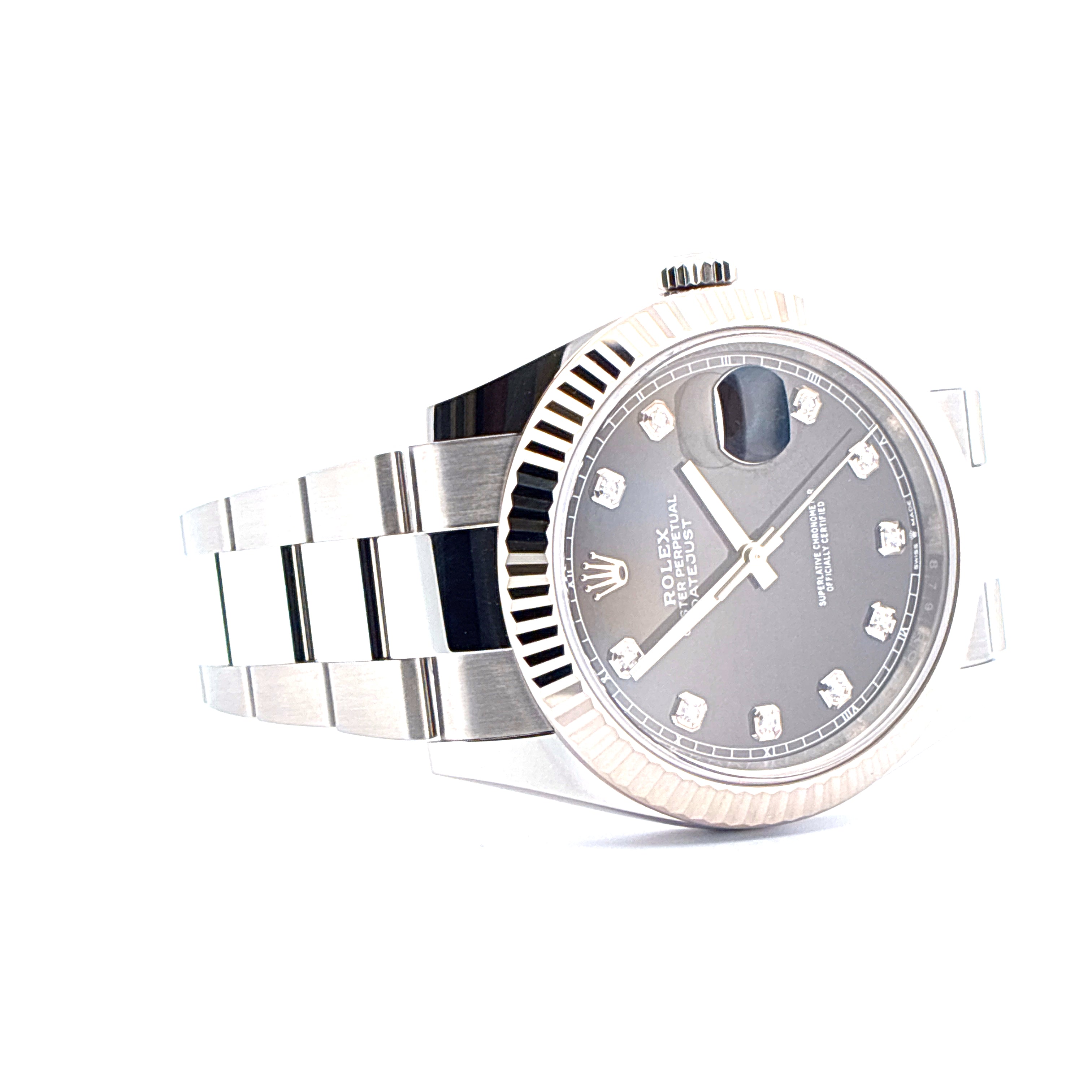 Rolex Datejust 41 aus Stahl mit Diamanten und grauem Zifferblatt auf weißem Hintergrund