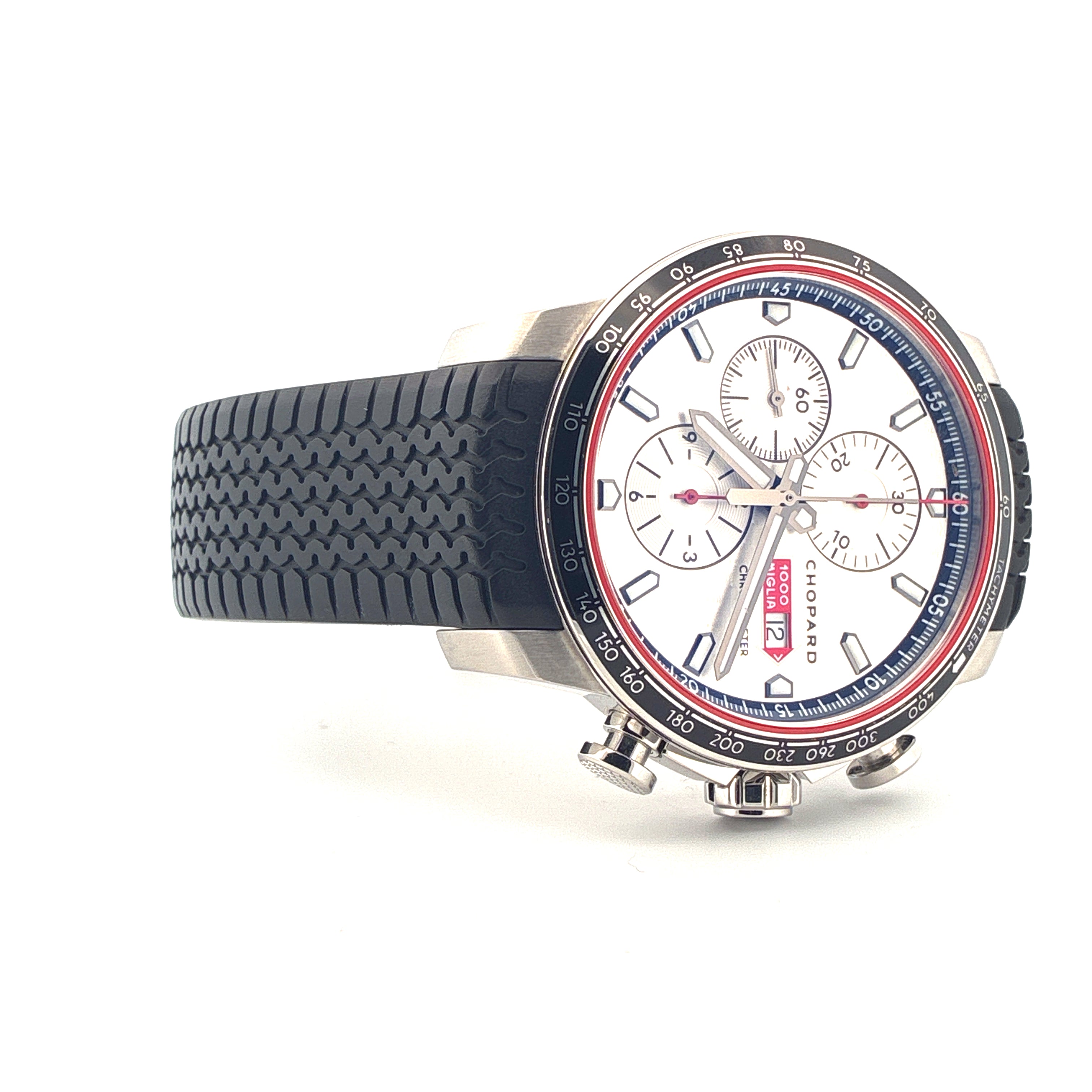 Chopard Mille Miglia 2017 Race Limited Edition 1 of 1000 mit schwarzem Reifenarmband im Seitenprofil