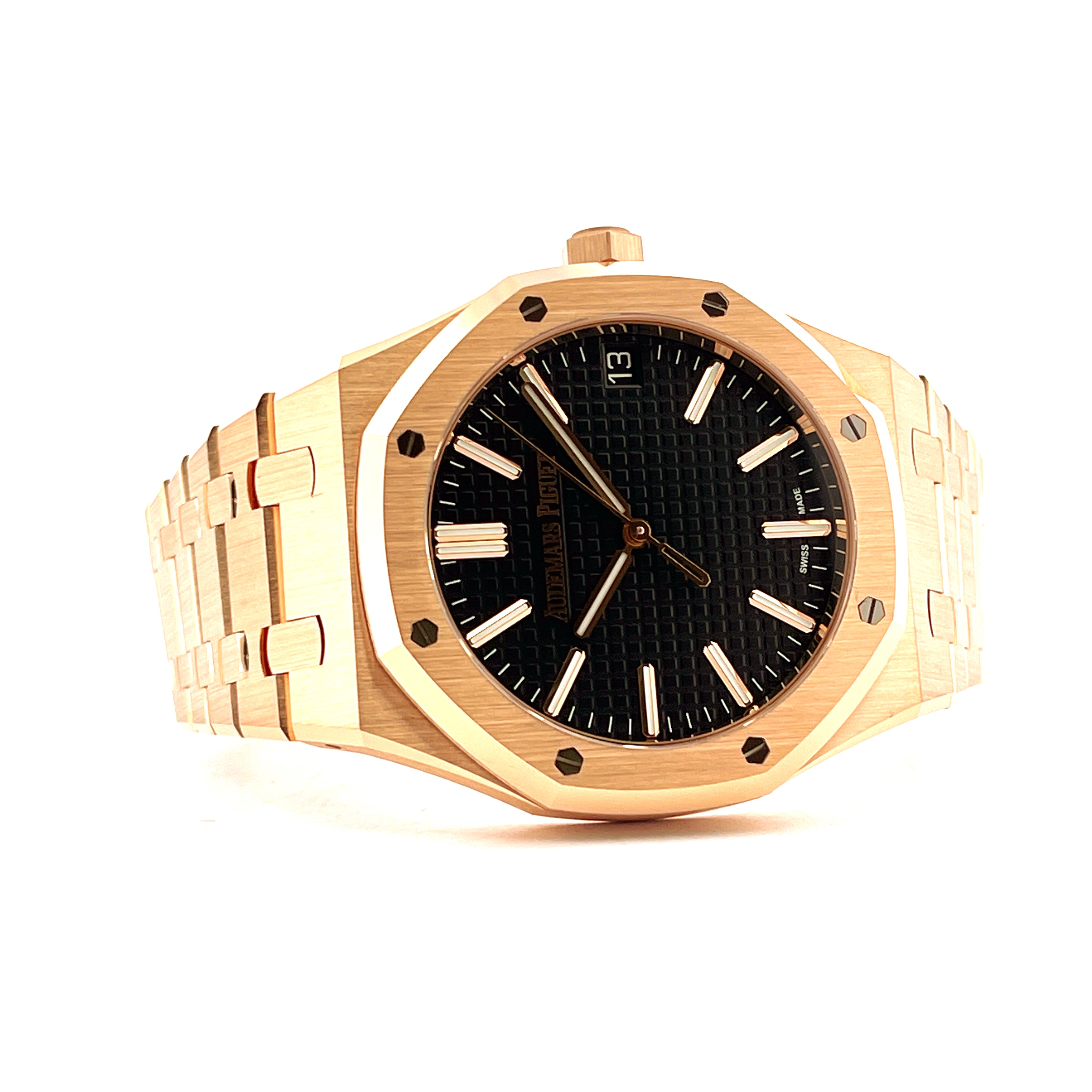 Audemars Piguet Royal Oak 15510OR Roségold mit schwarzem Zifferblatt und einem Metallarmband im Detail, Frontansicht