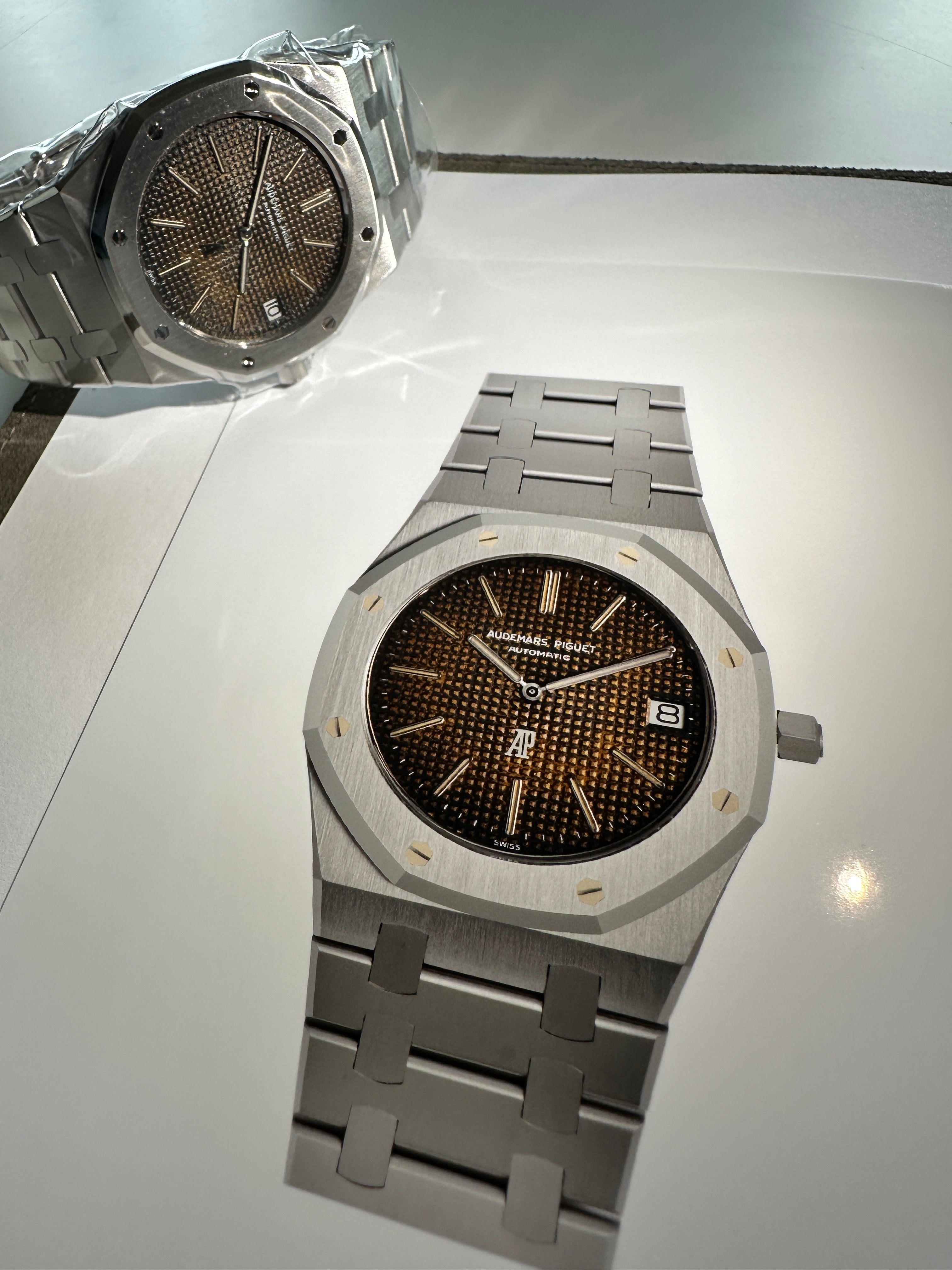 Audemars Piguet Royal Oak Jumbo 5402ST mit tropischem Zifferblatt im Detail