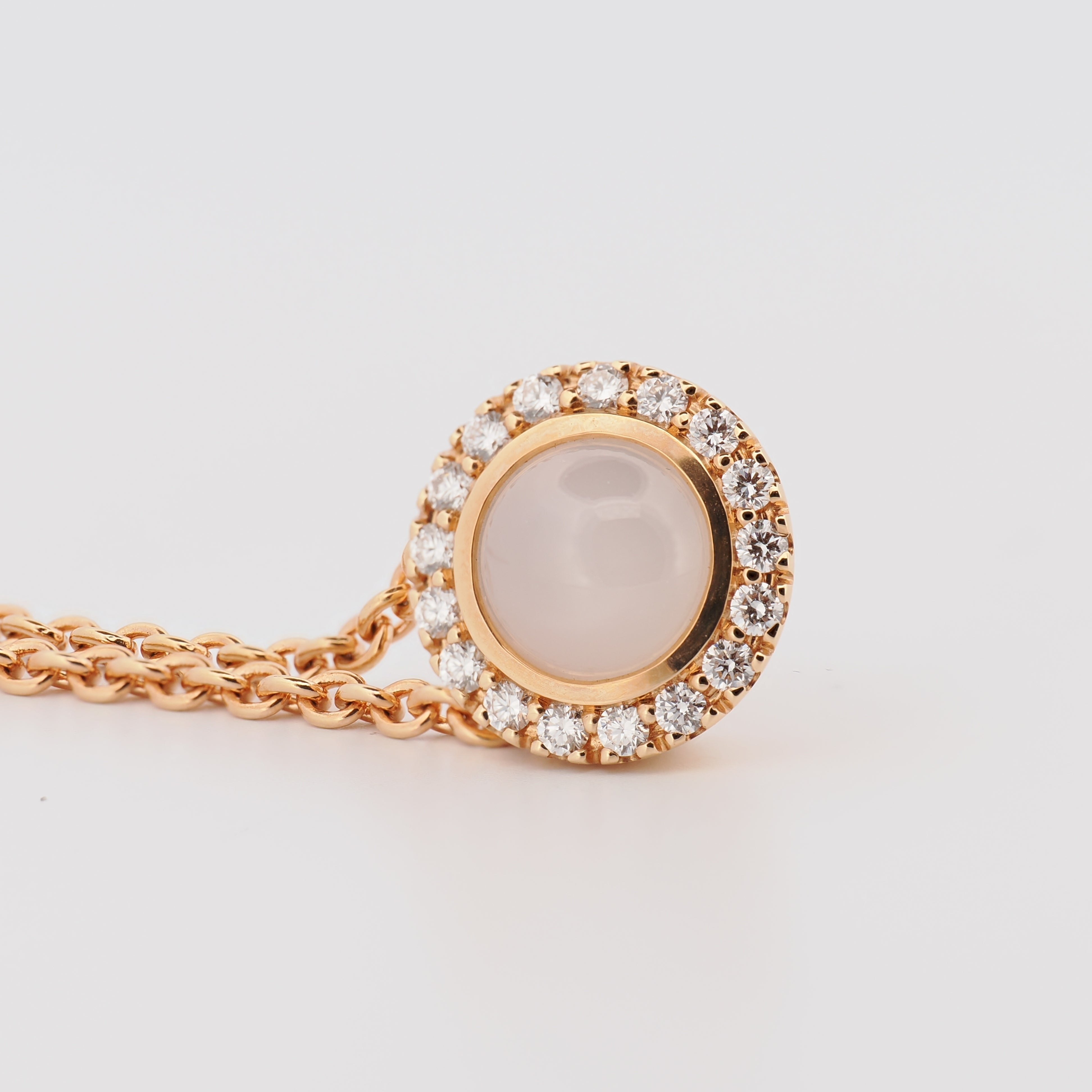 Collier mit Mondstein Anhänger mit Brillanten in Roségold