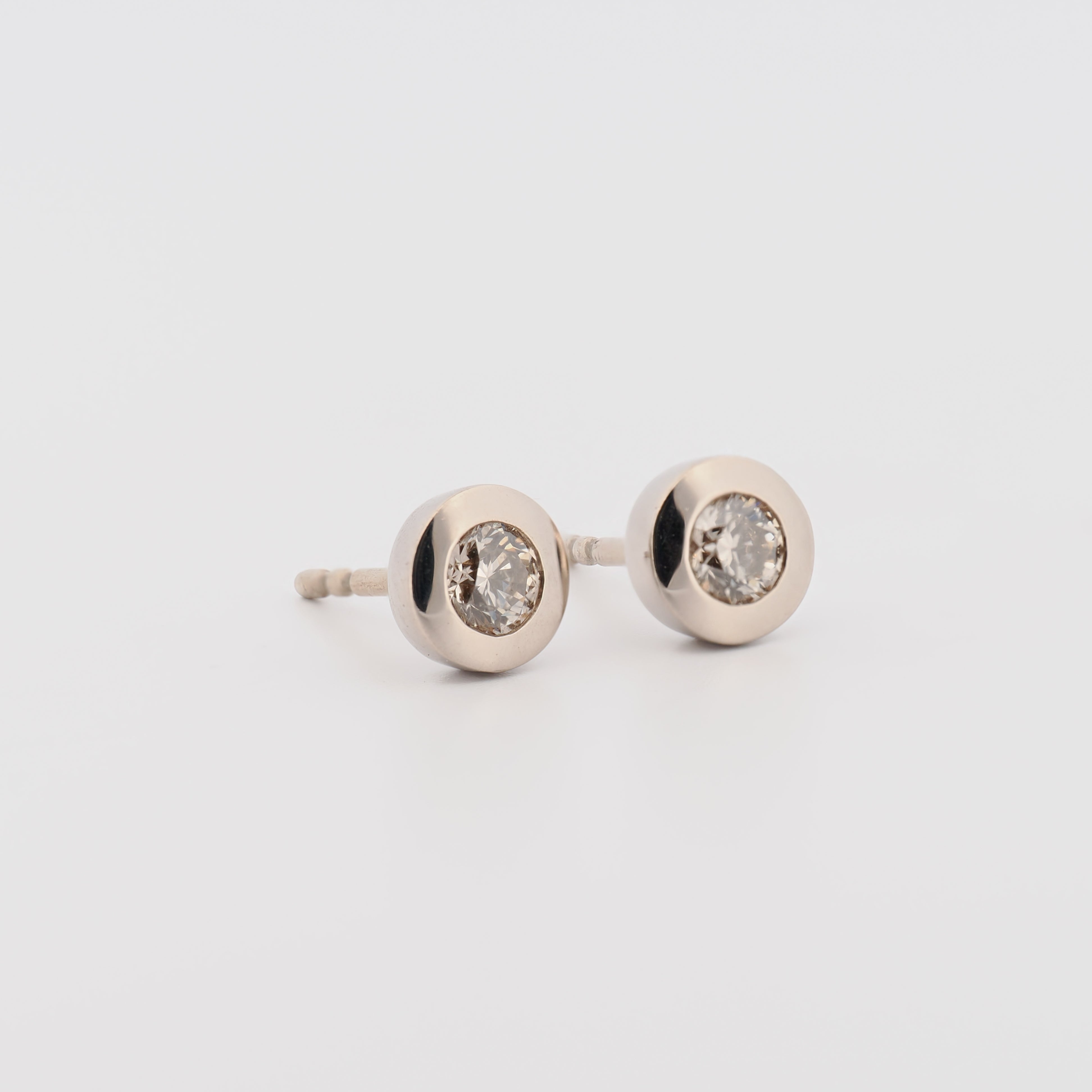 Ohrstecker in Weißgold mit Brillanten