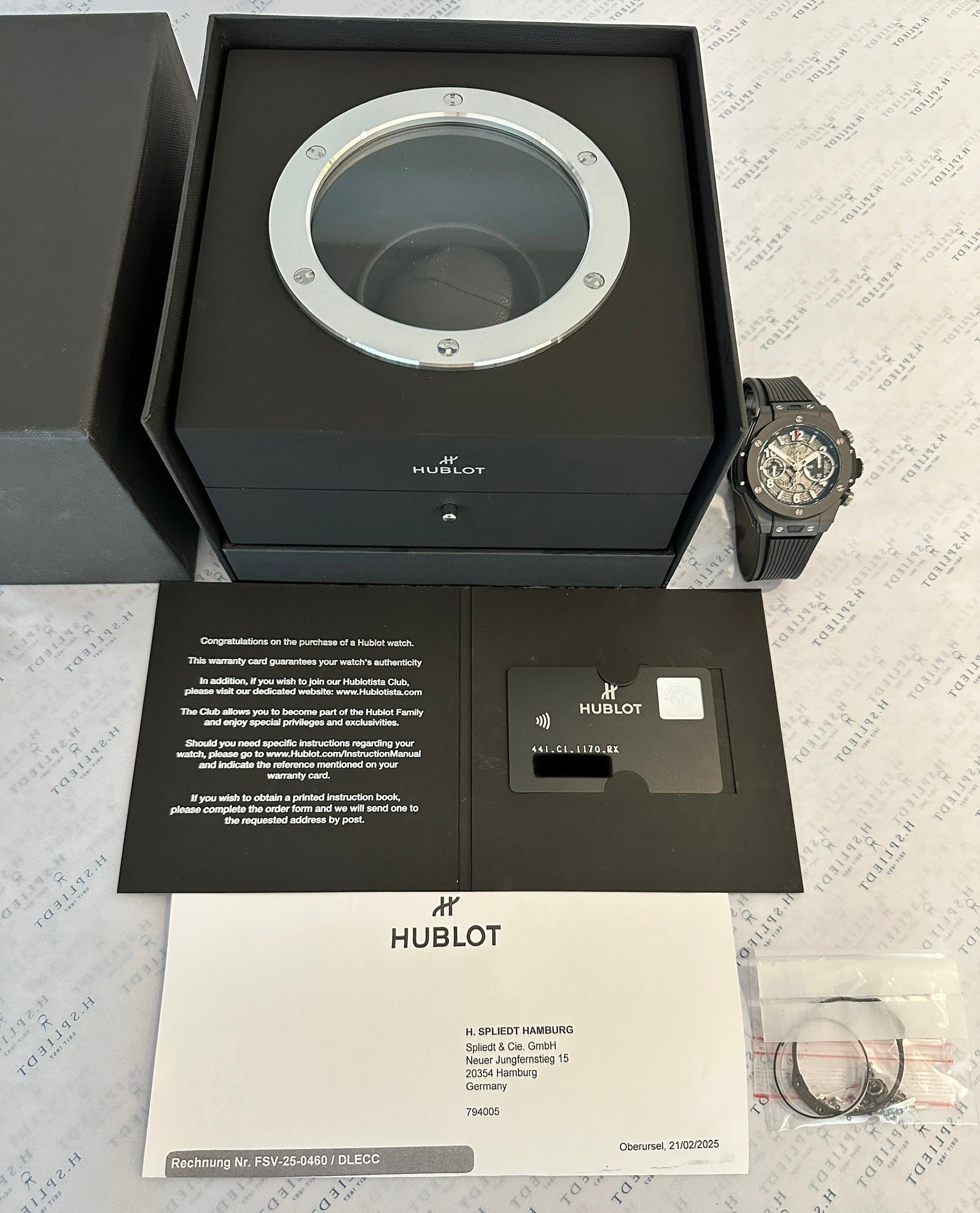 Eine gebrauchte Hublot Big Bang Unico Keramik mit Zubehör in Originalverpackung