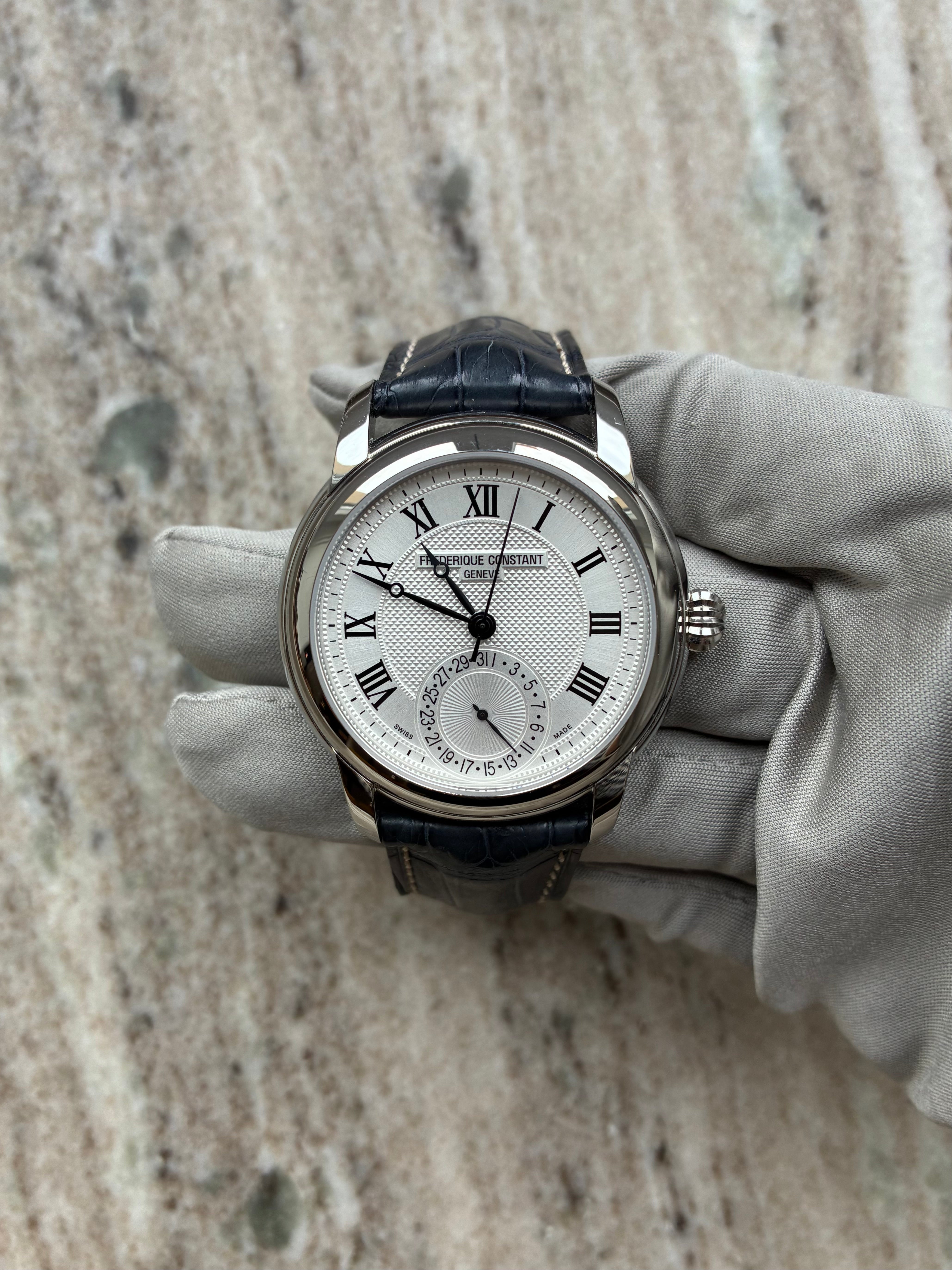 Frederique Constant Classics Manufacture Automatik, Edelstahlgehäuse, weißes Zifferblatt mit römischen Ziffern und Datumsa…