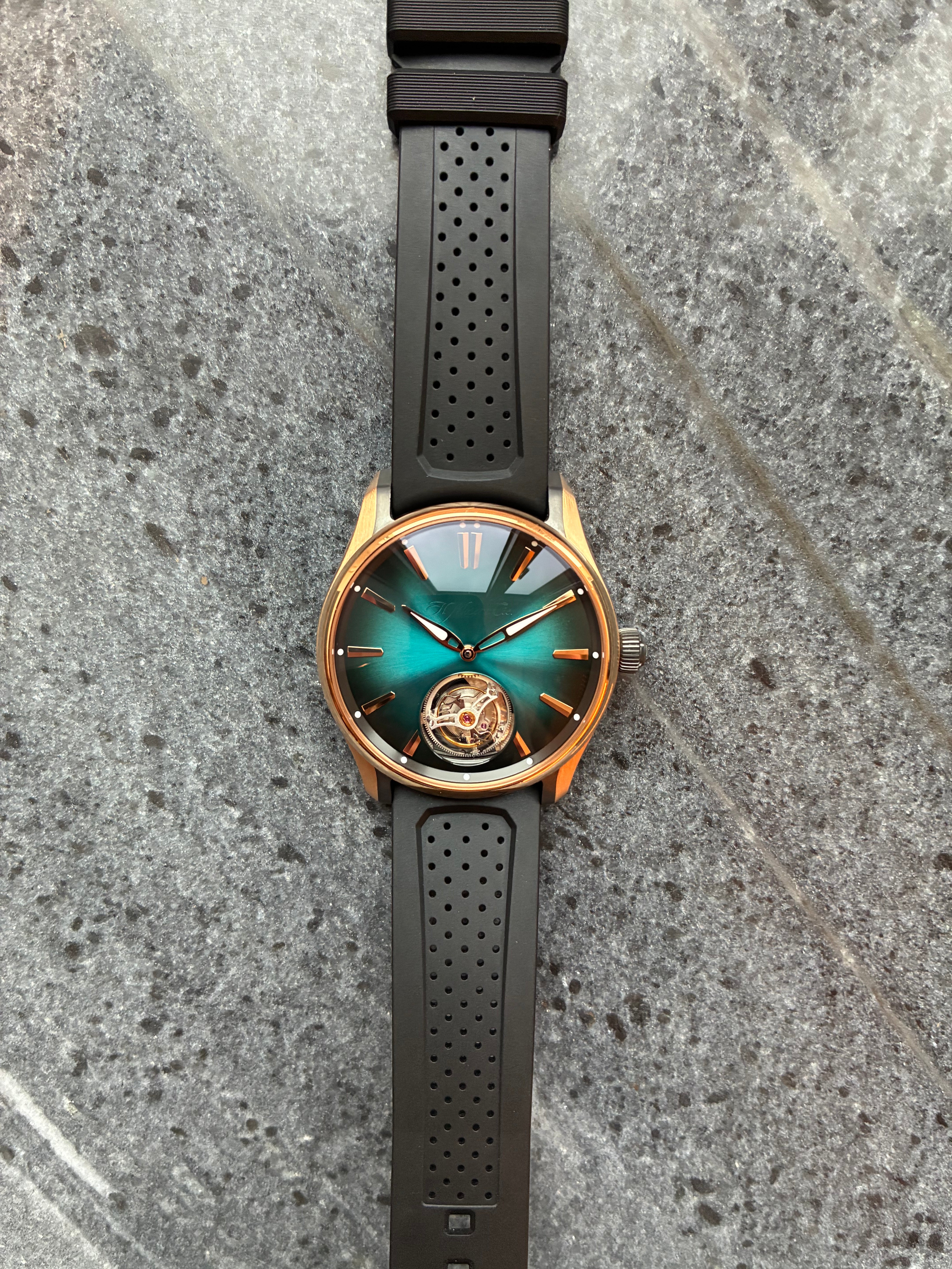 Moser Pioneer Tourbillon - Blue Lagoon Dial - zwei zusätzliche Armbänder - sehr guter Zustand (2024)