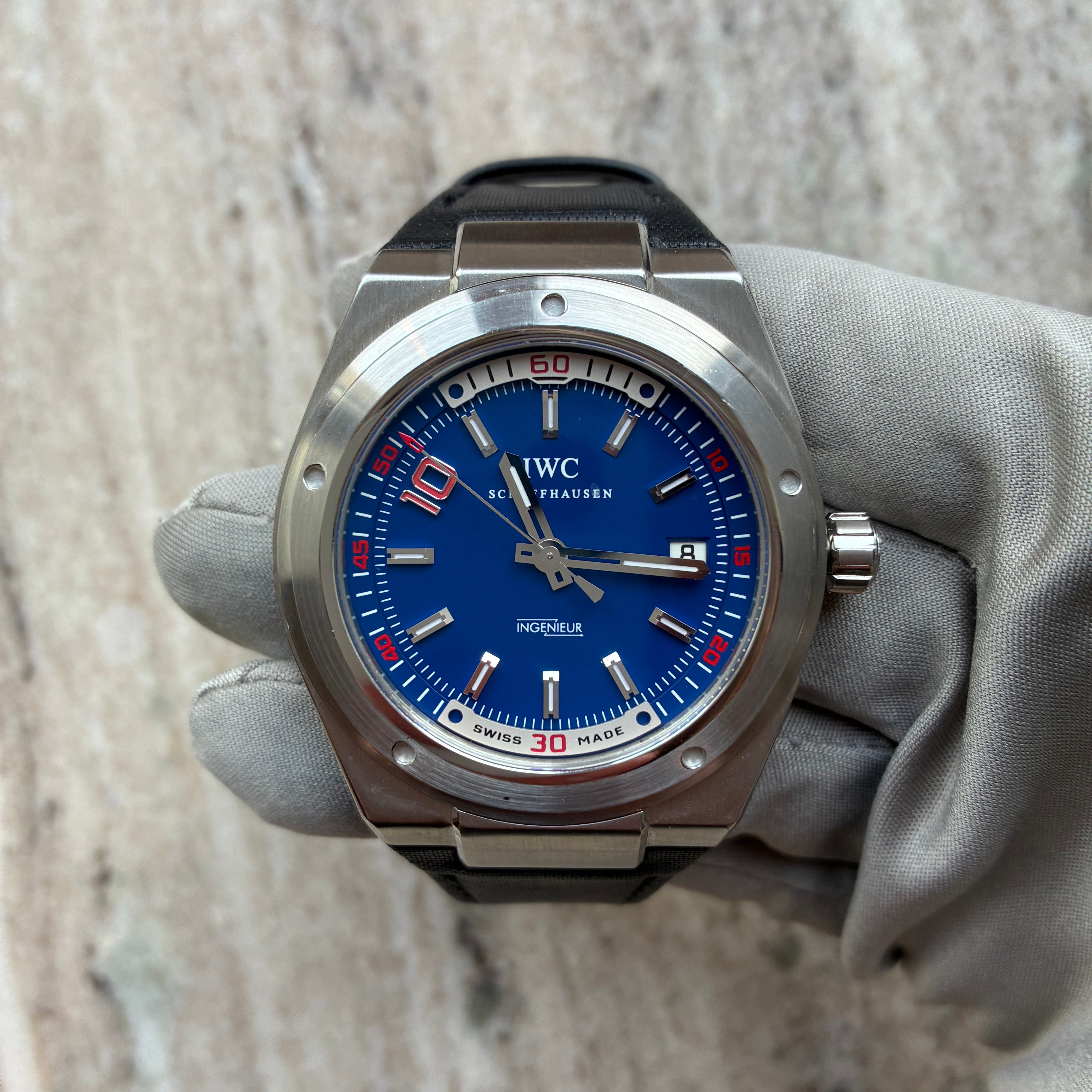 IWC Ingenieur Automatic Zinedine Zidane mit blauem Zifferblatt und Edelstahlgehäuse