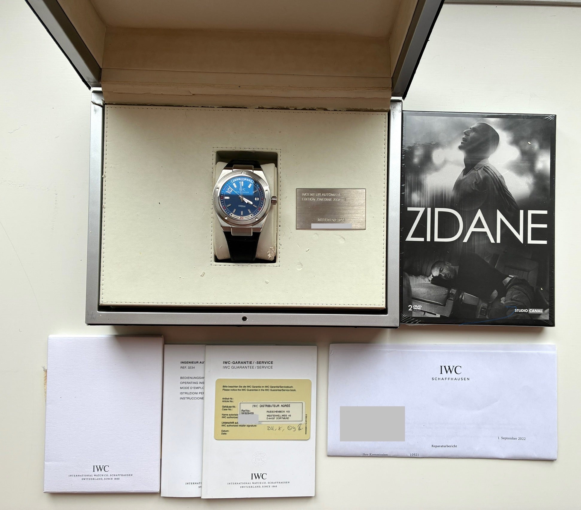 IWC Ingenieur Automatic Zinedine Zidane Edition mit blauer Zifferblattanzeige in der Originalverpackung mit DVD