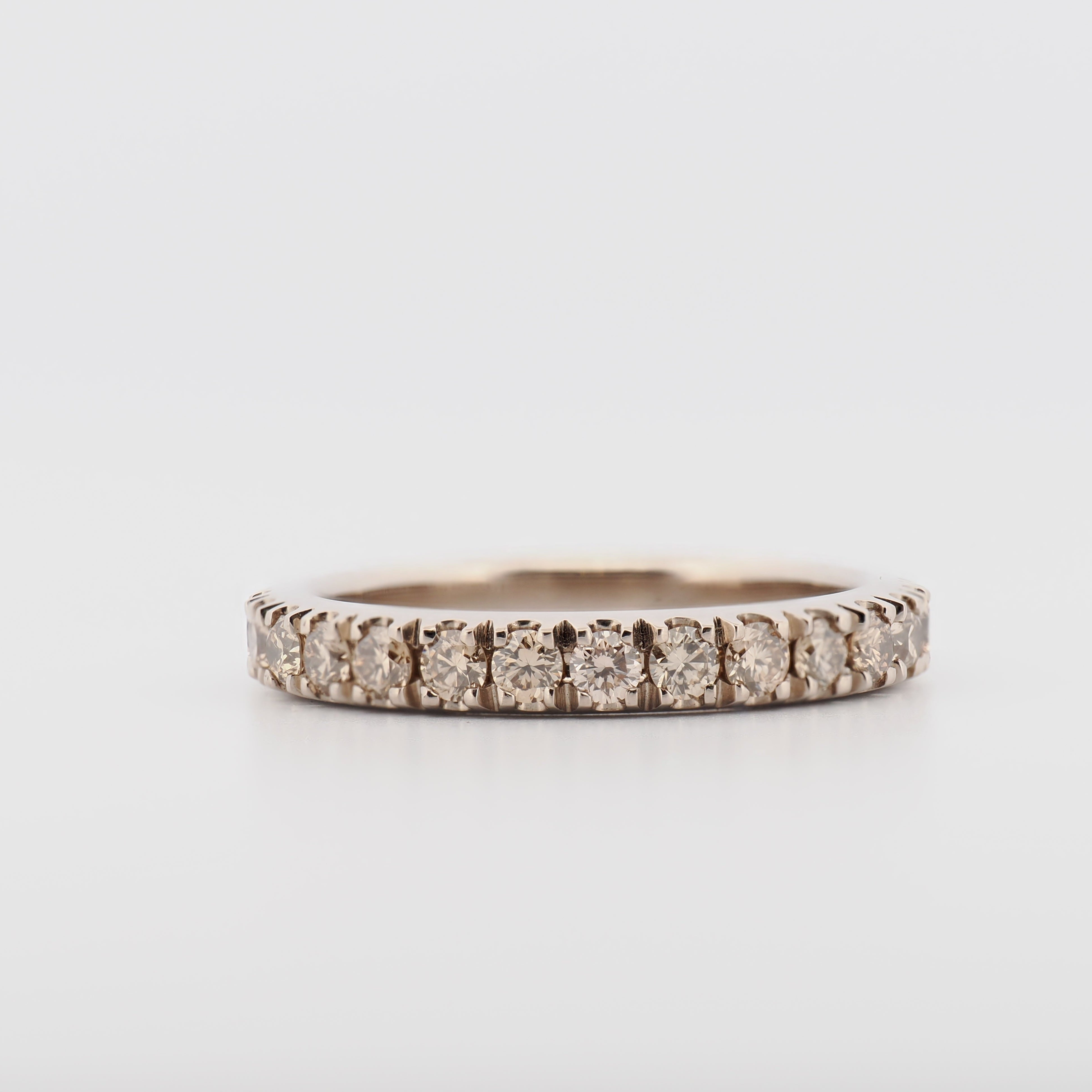 Memoire Ring #3 in Weißgold mit braunen Brillanten