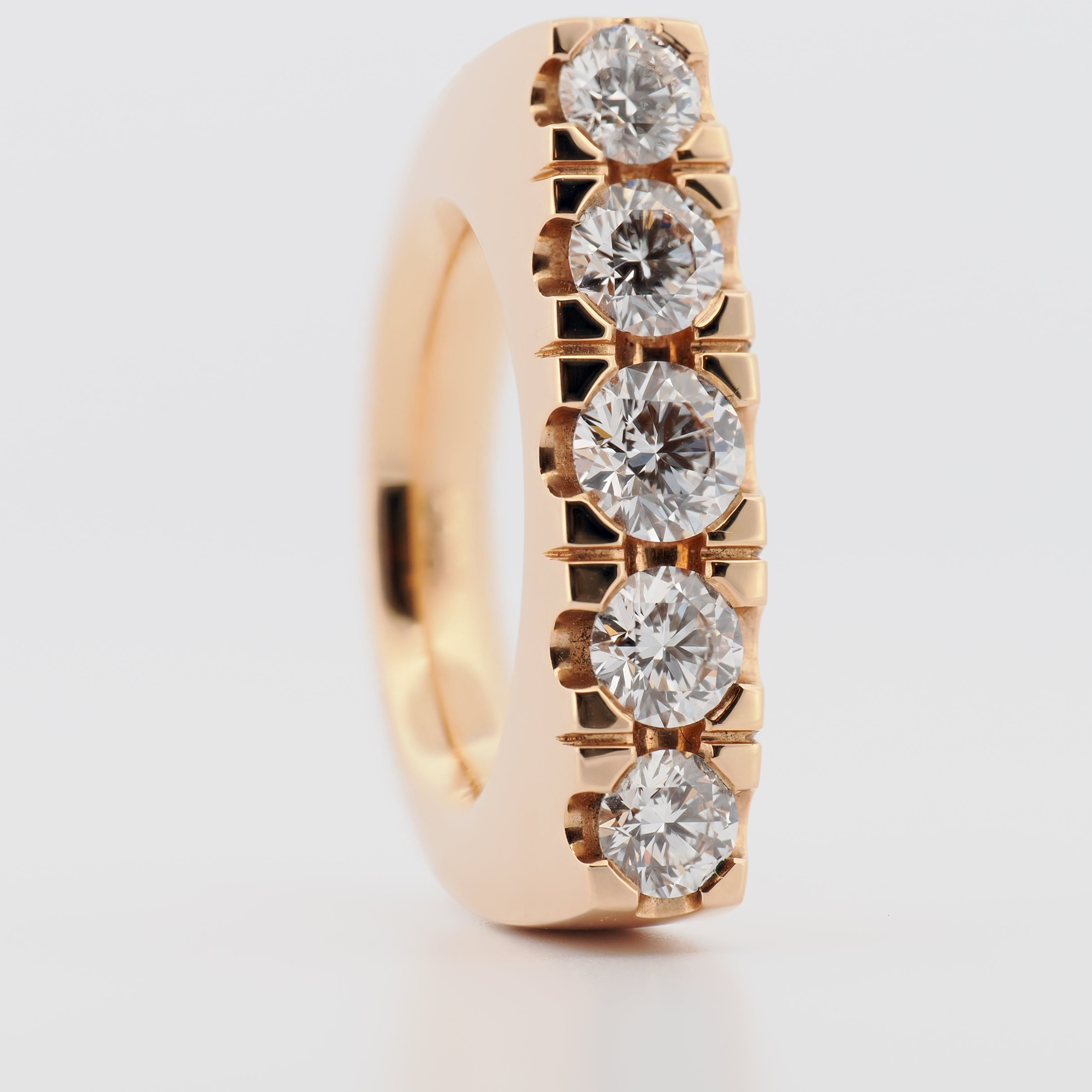 Ring mit fünf Brillanten in Roségold