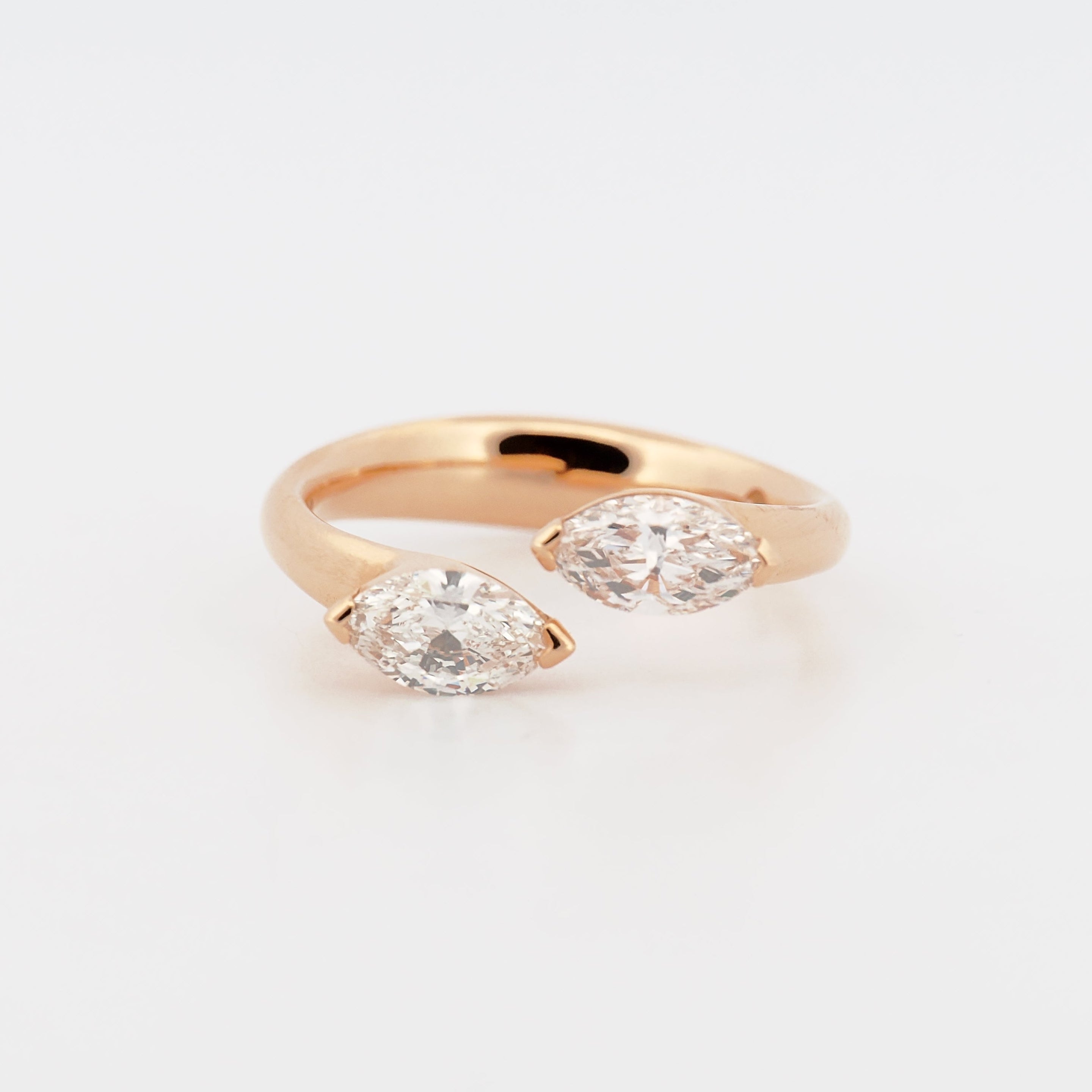 Ring Roségold mit Marquise Diamanten (GIA)
