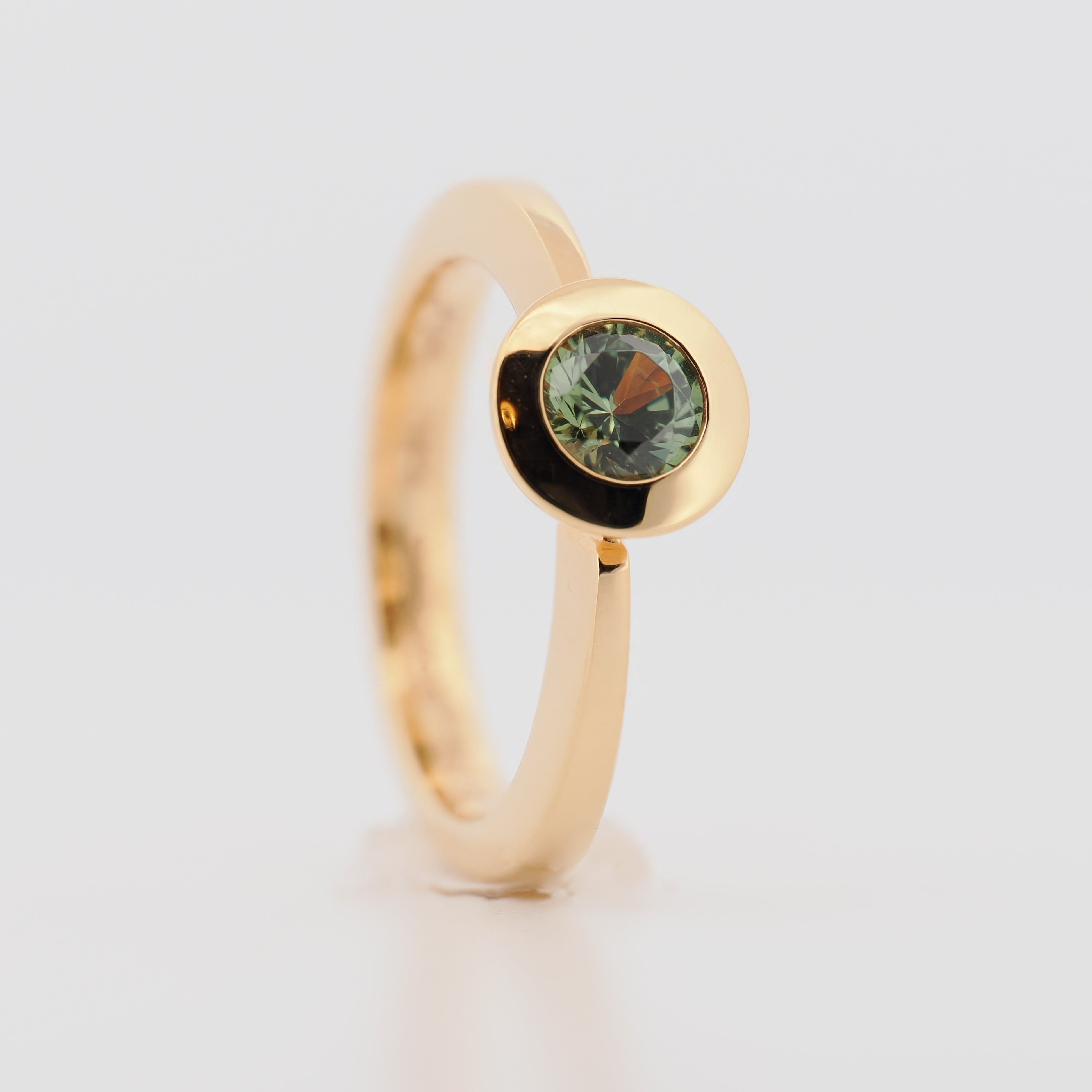 Ring mit Demantoid in Roségold