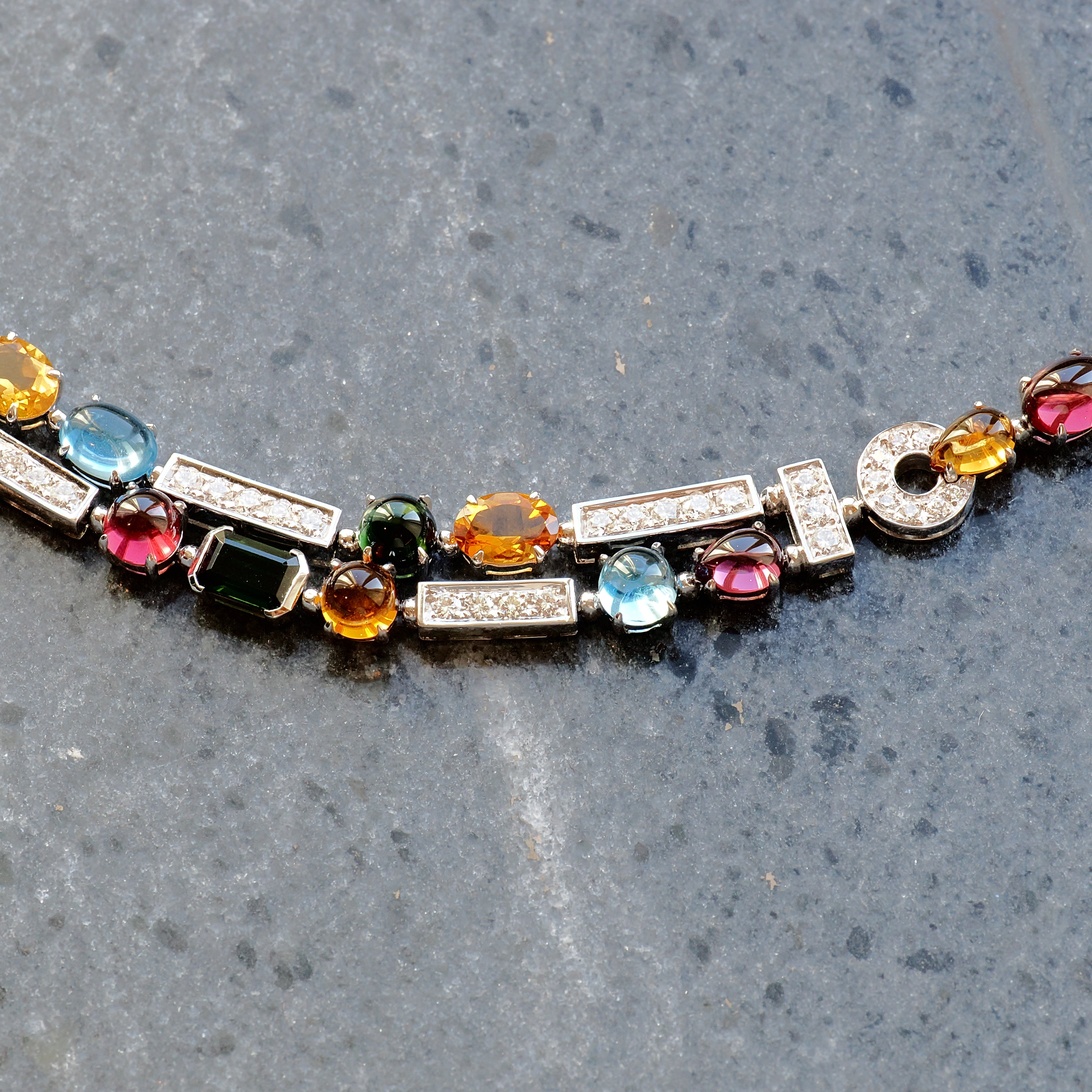 Collier Weißgold mit Farbsteinen und Brillanten