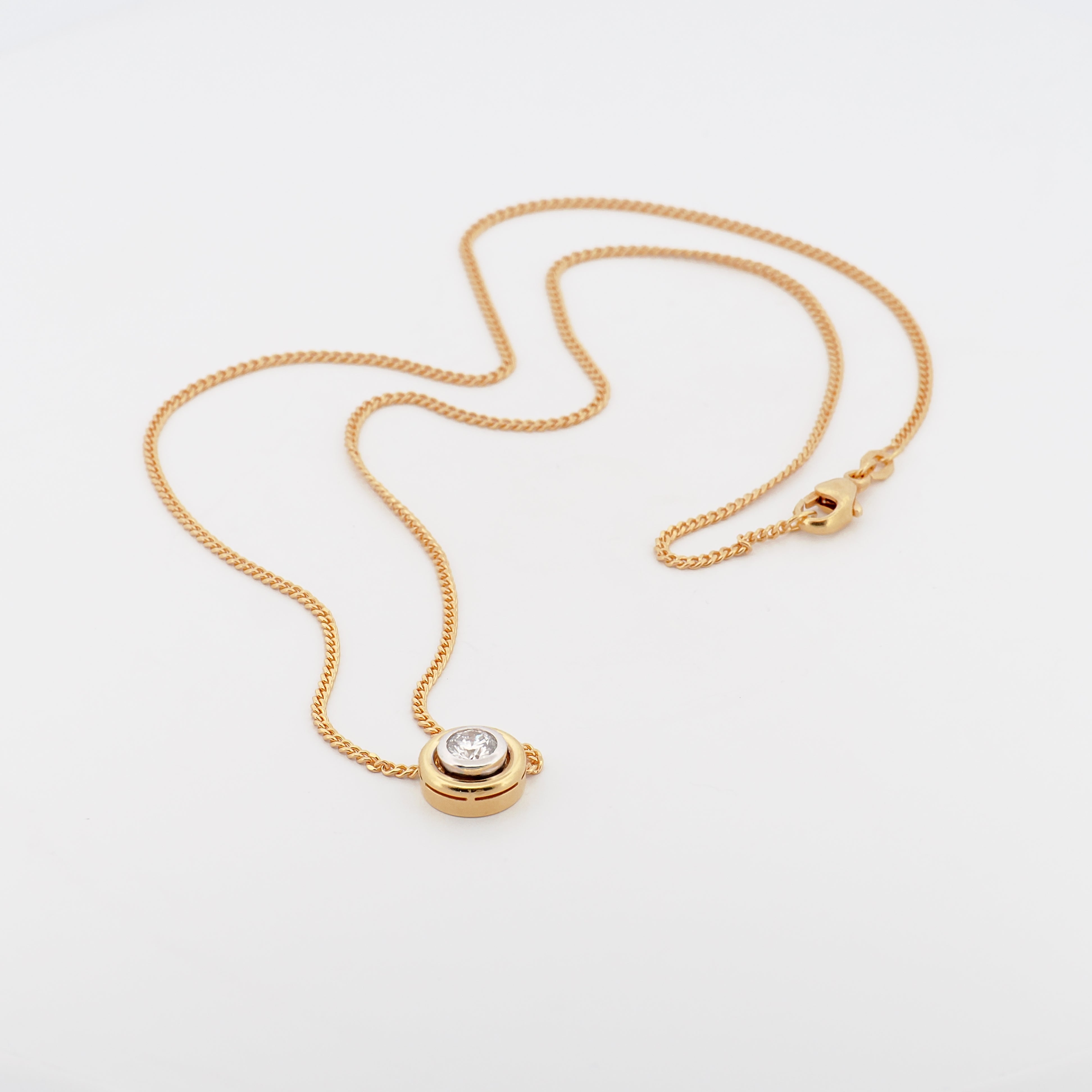 Collier in 18 K Gelbgold mit Brillant-Solitär