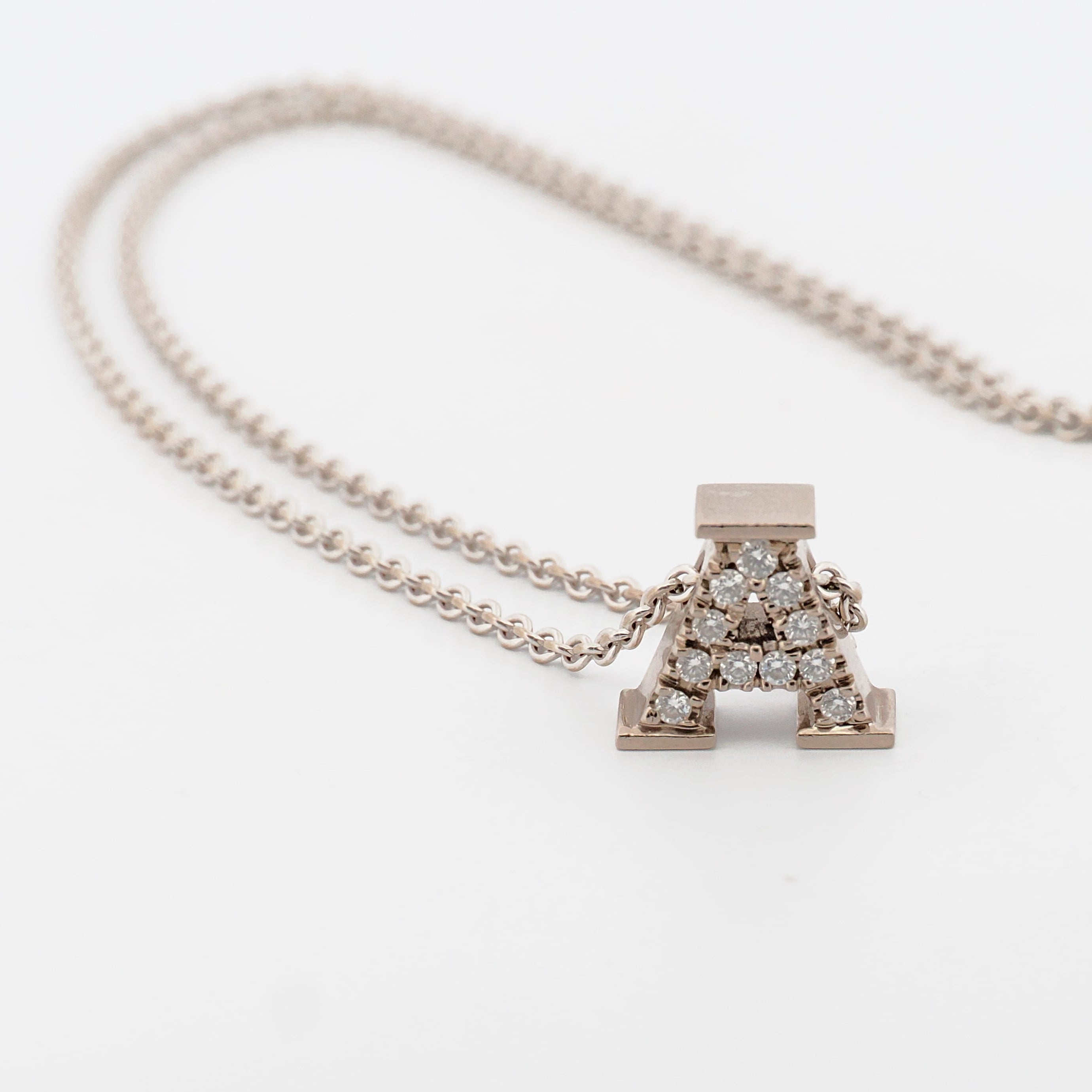 Collier Buchstabe "A" mit Brillanten 18K Weißgold