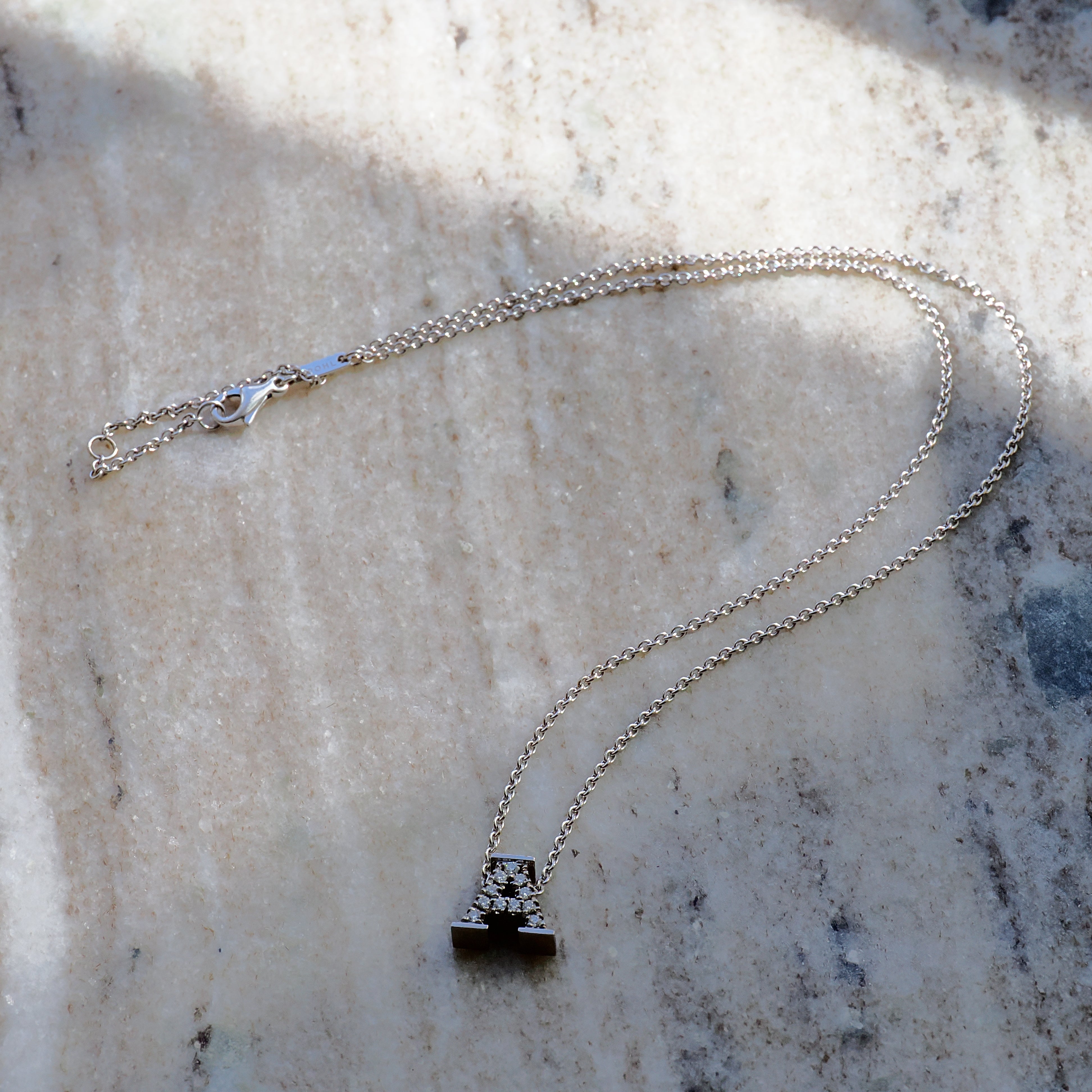 Collier Buchstabe "A" mit Brillanten 18K Weißgold