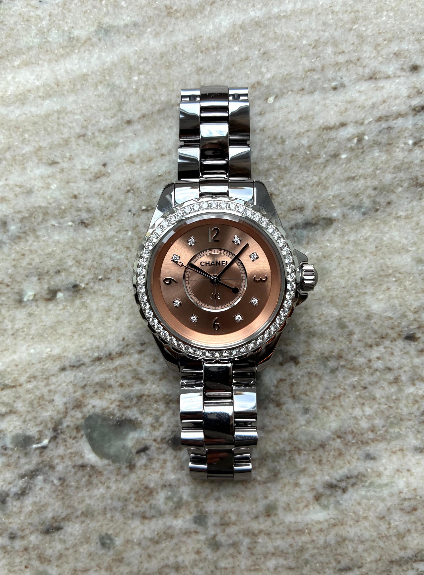 Chanel J12 33mm powder pink - new (2025)