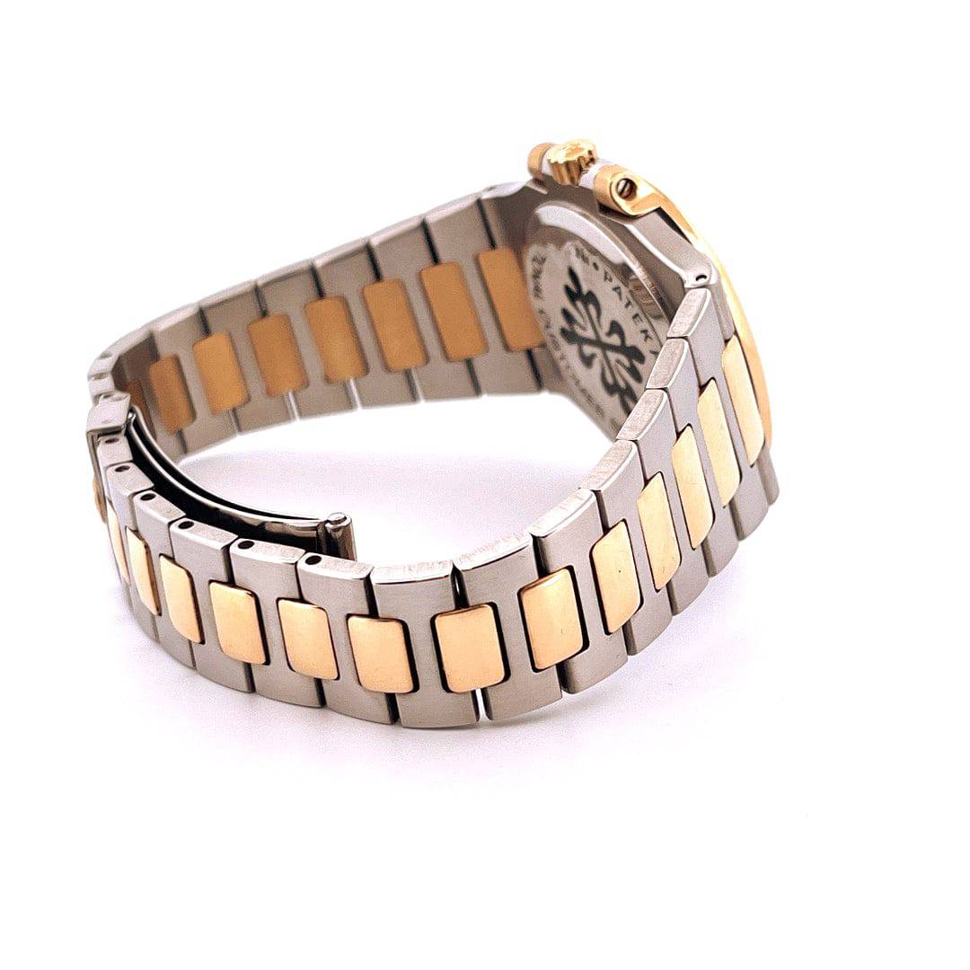 Patek Philippe Nautilus Ref 3800 1 Bicolor Stahl Gold im Detail aus der Seitenansicht