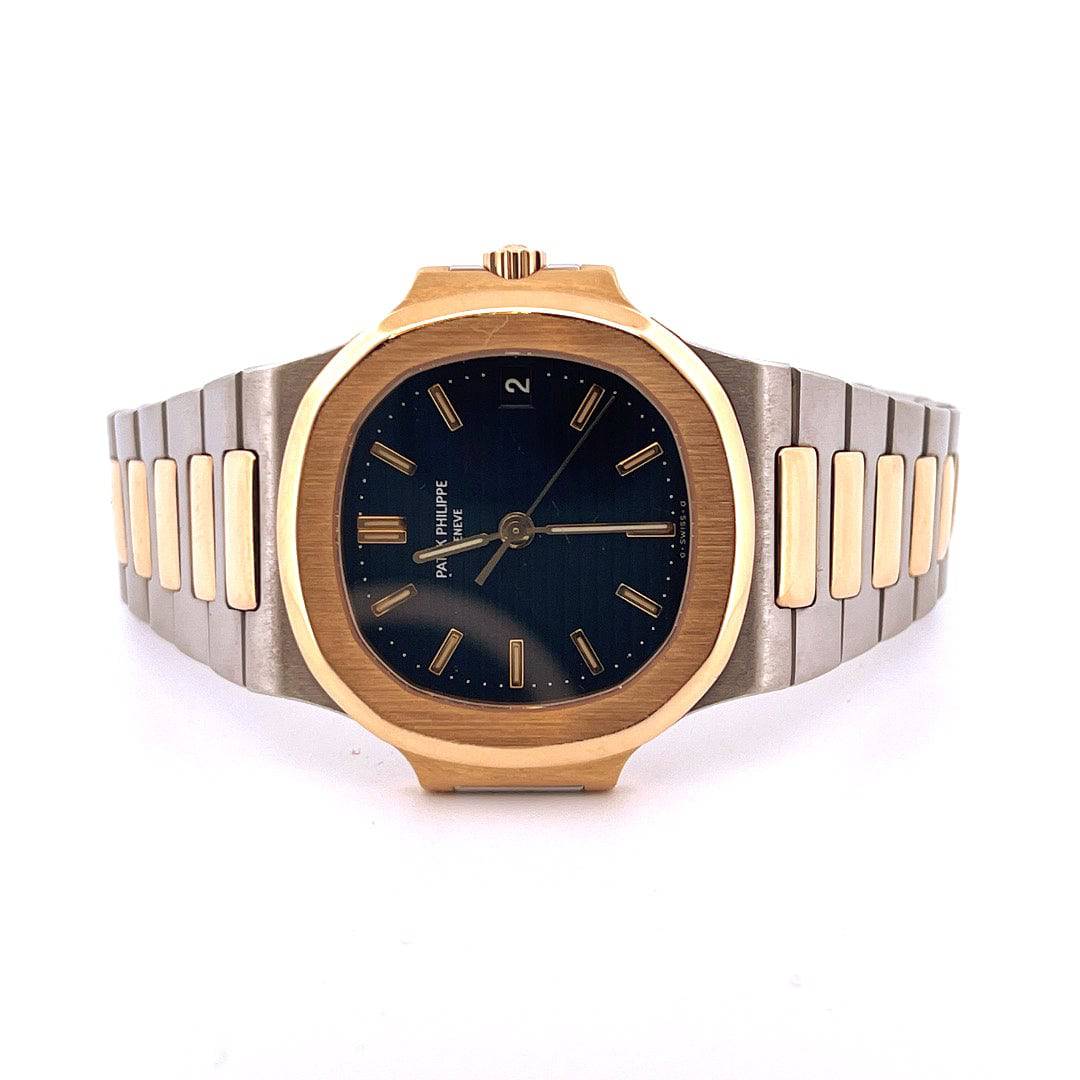 Patek Philippe Nautilus Ref. 3800/1 Bicolor mit blauem Zifferblatt Frontansicht auf weißem Hintergrund