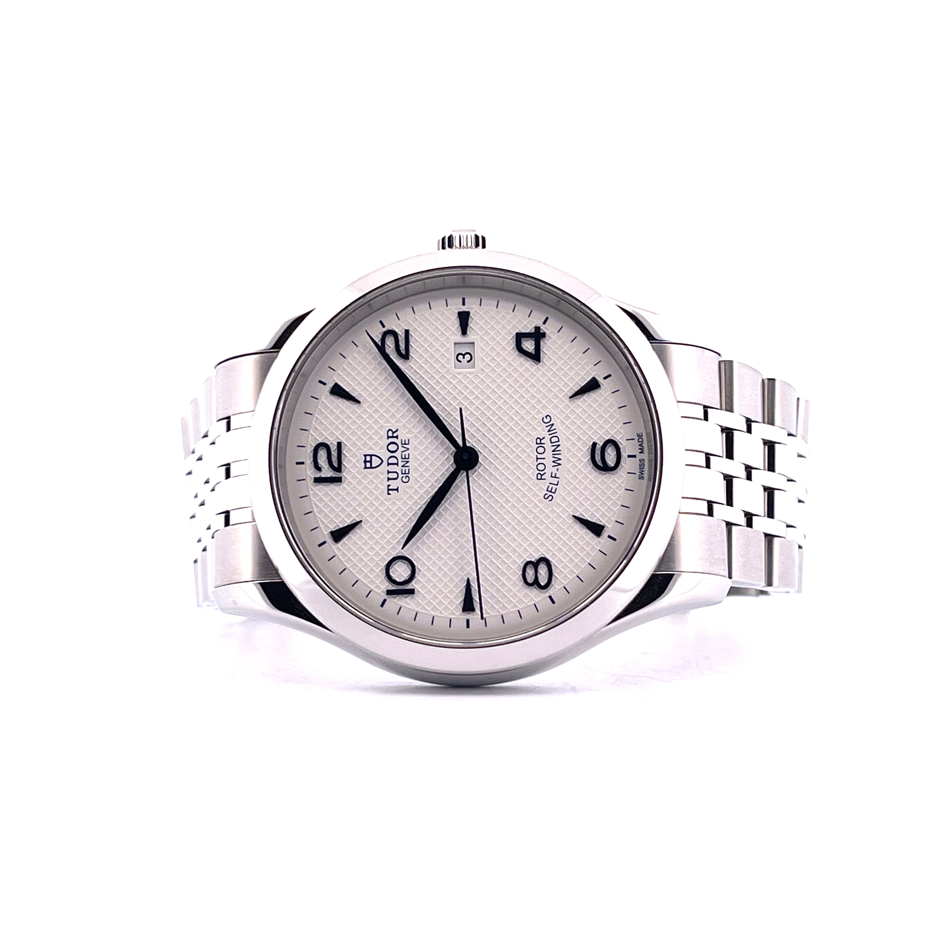 Tudor 1926 Herrenuhr mit Automatikwerk, Edelstahlgehäuse und Silberzifferblatt, Frontansicht mit 11 Indizes und 3 Zeigern