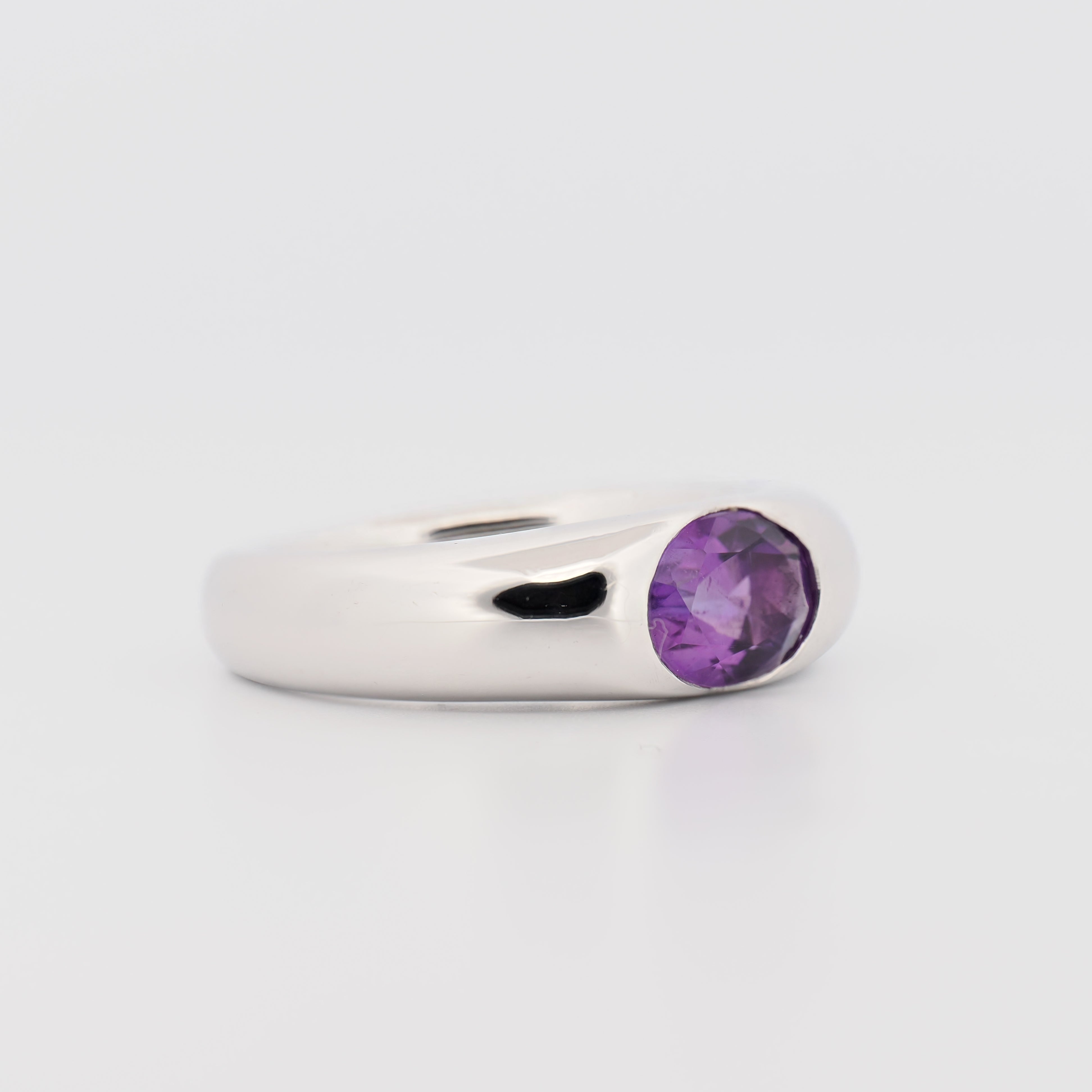 Bandring in Weißgold mit Amethyst von Juwelier Spliedt, Seitenansicht
