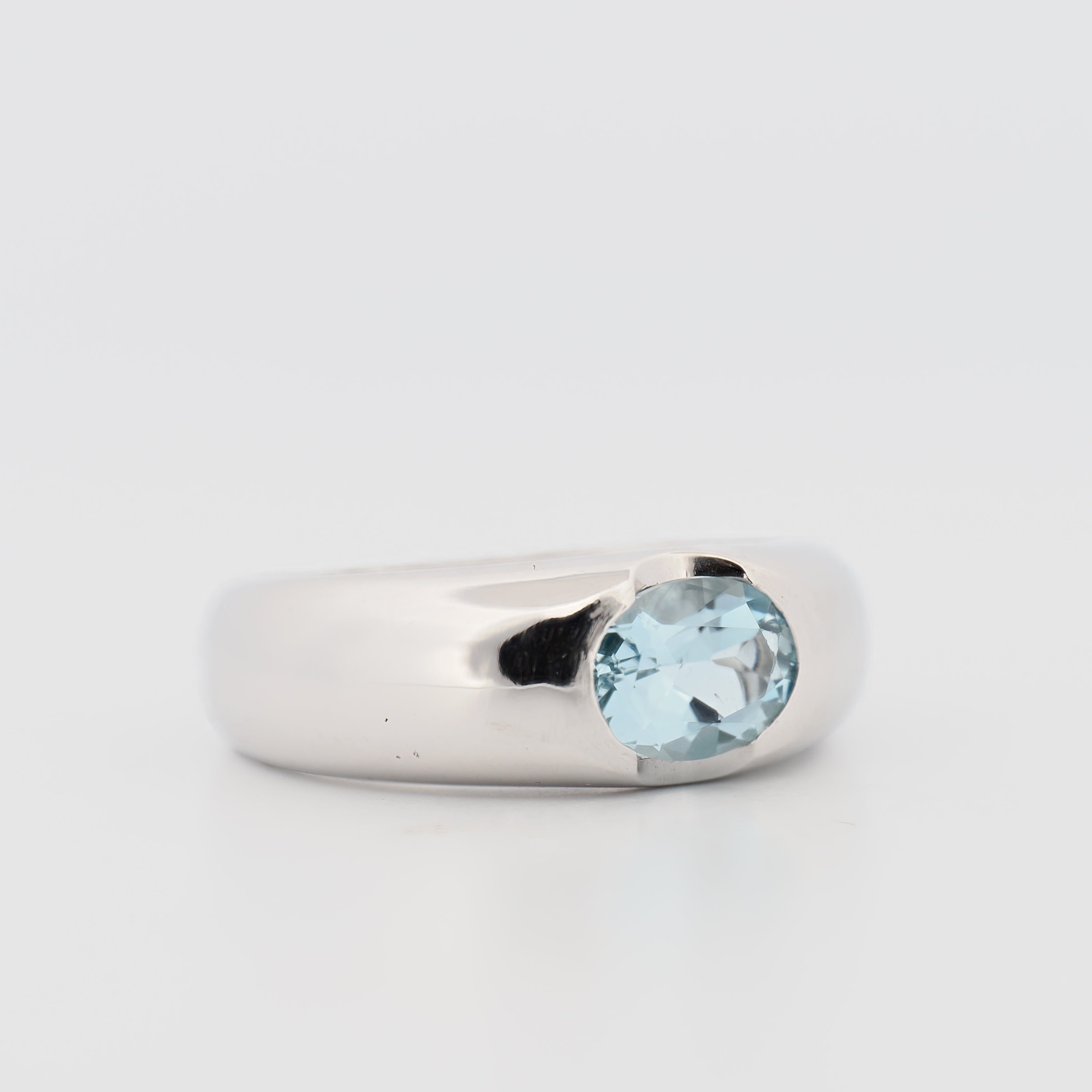 Juwelier Spliedt Bandring Weißgold mit blauem Aquamarin