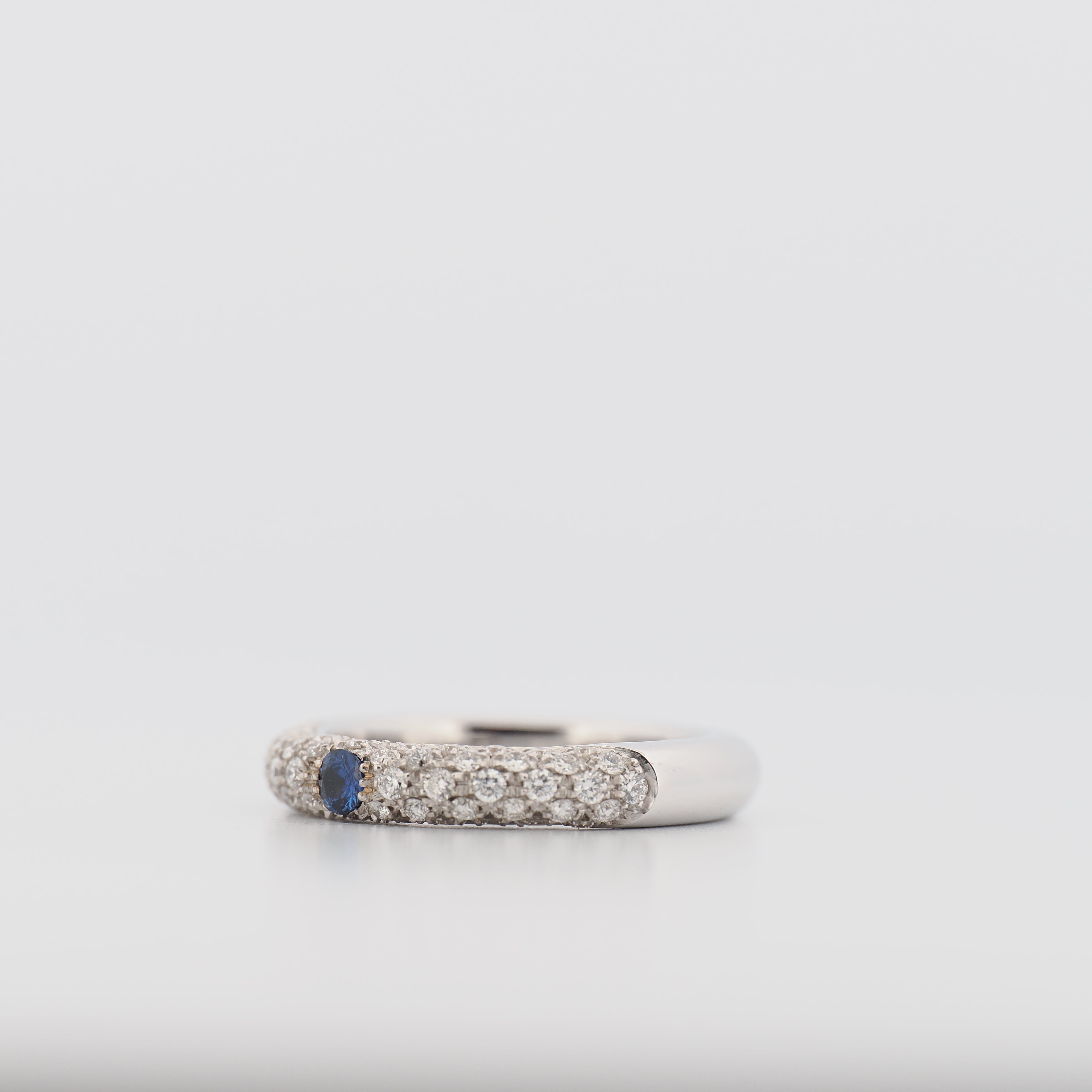 Adolfo Courrier Ring in Weißgold mit blauem Saphir und Brillanten