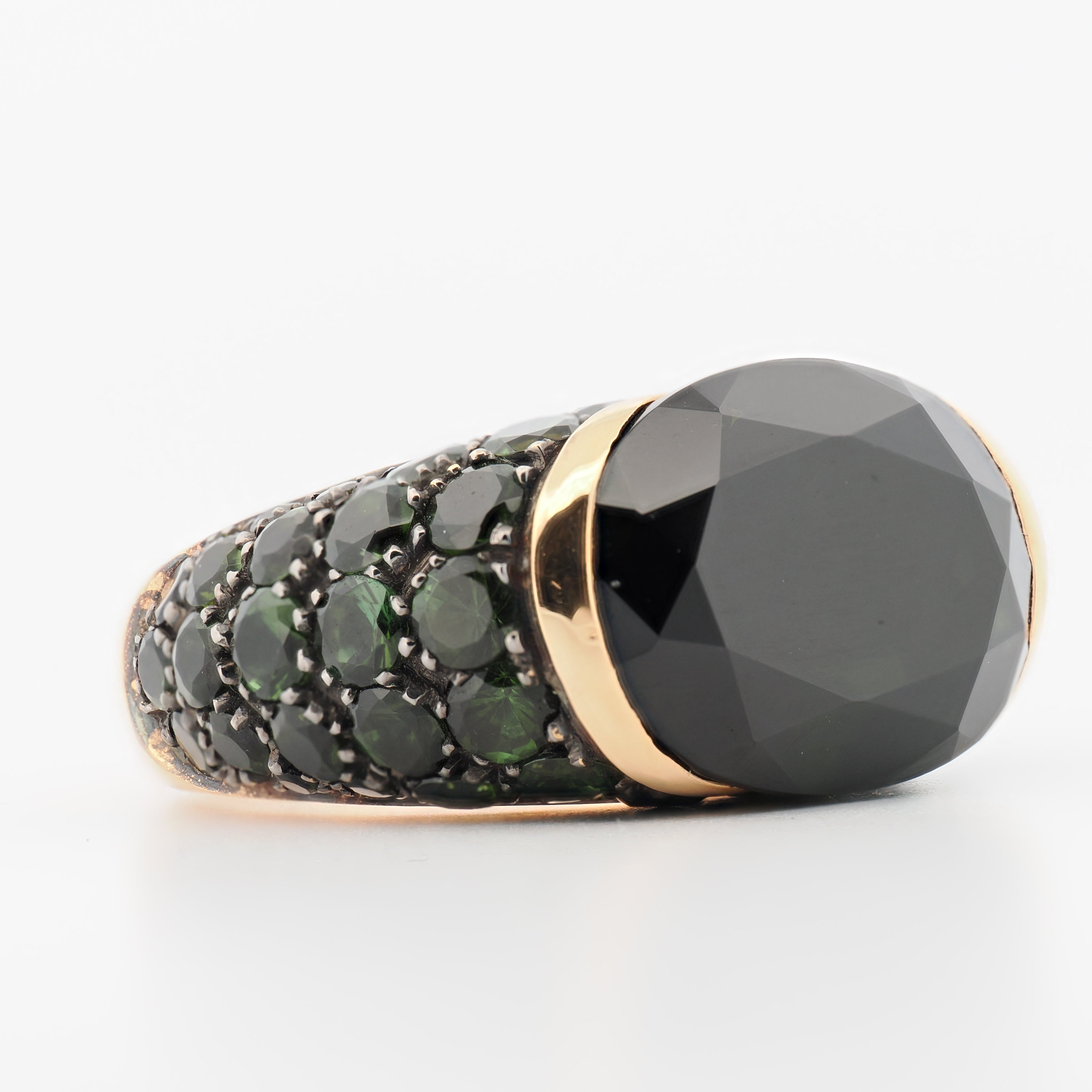 Adolfo Courrier Ring in 18K Roségold mit Turmalin und einem großen schwarzen Stein
