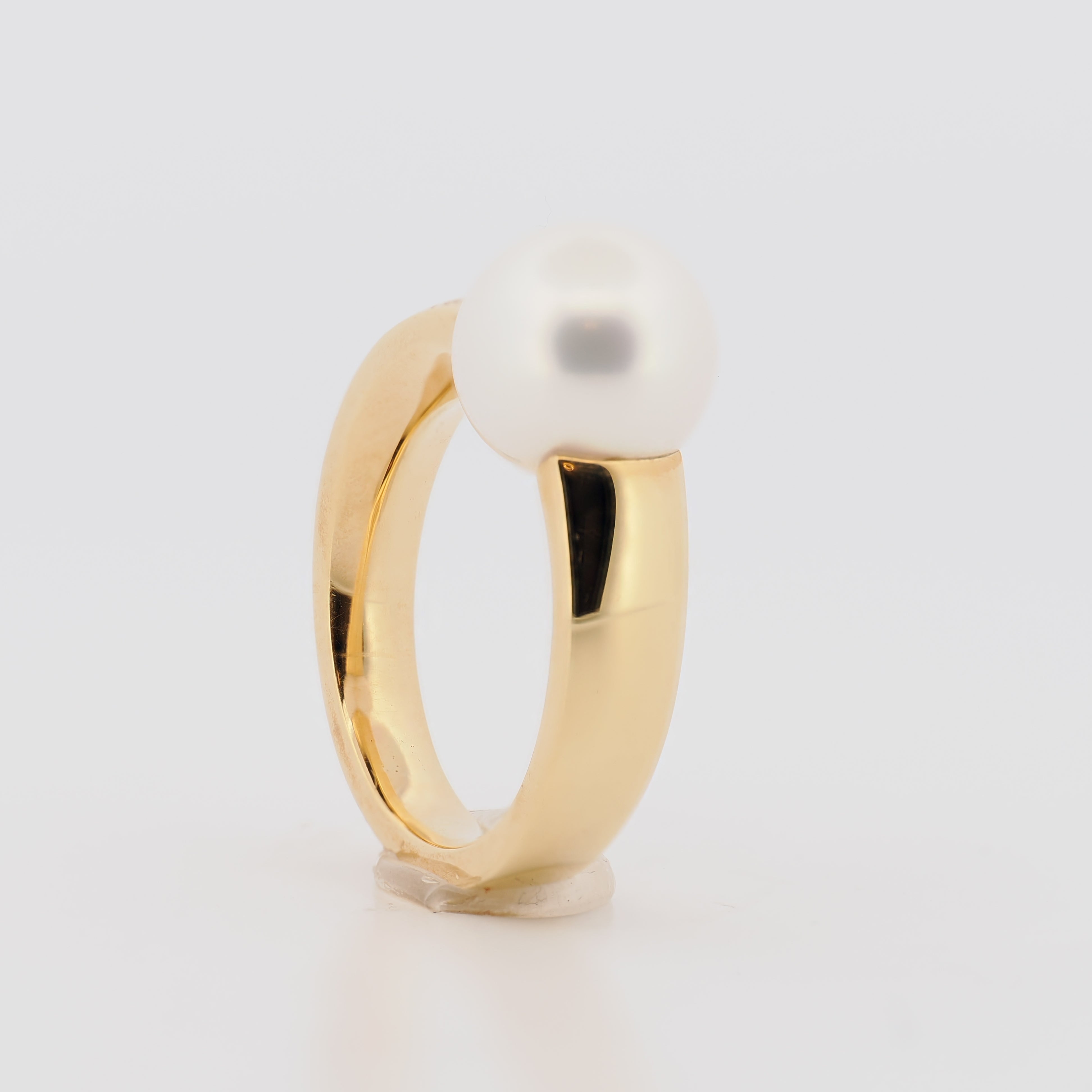 Ring in Gelbgold mit Süßwasserperle