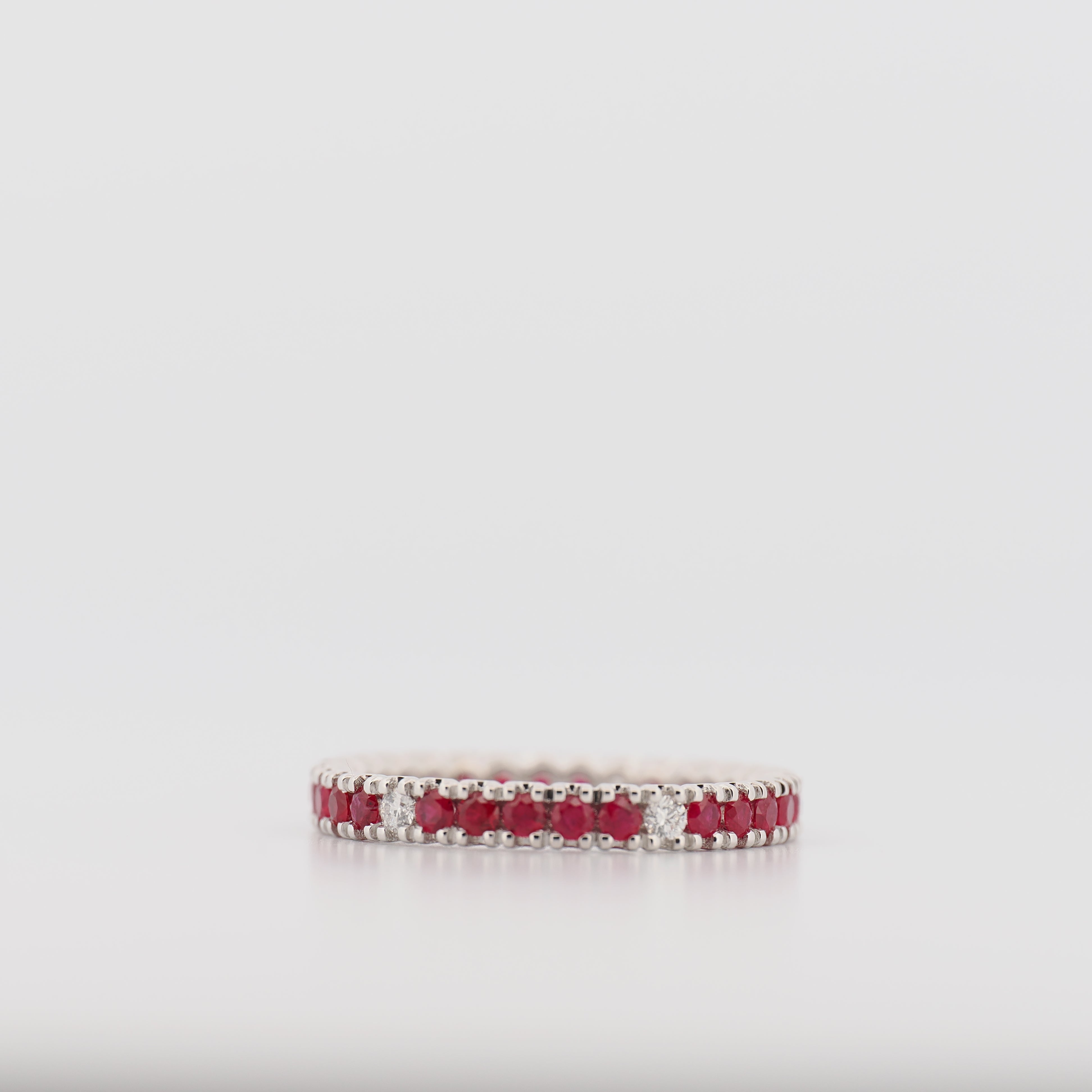 Giorgio Visconti Ring in 18k Weißgold mit pinken Rubinen und Brillanten