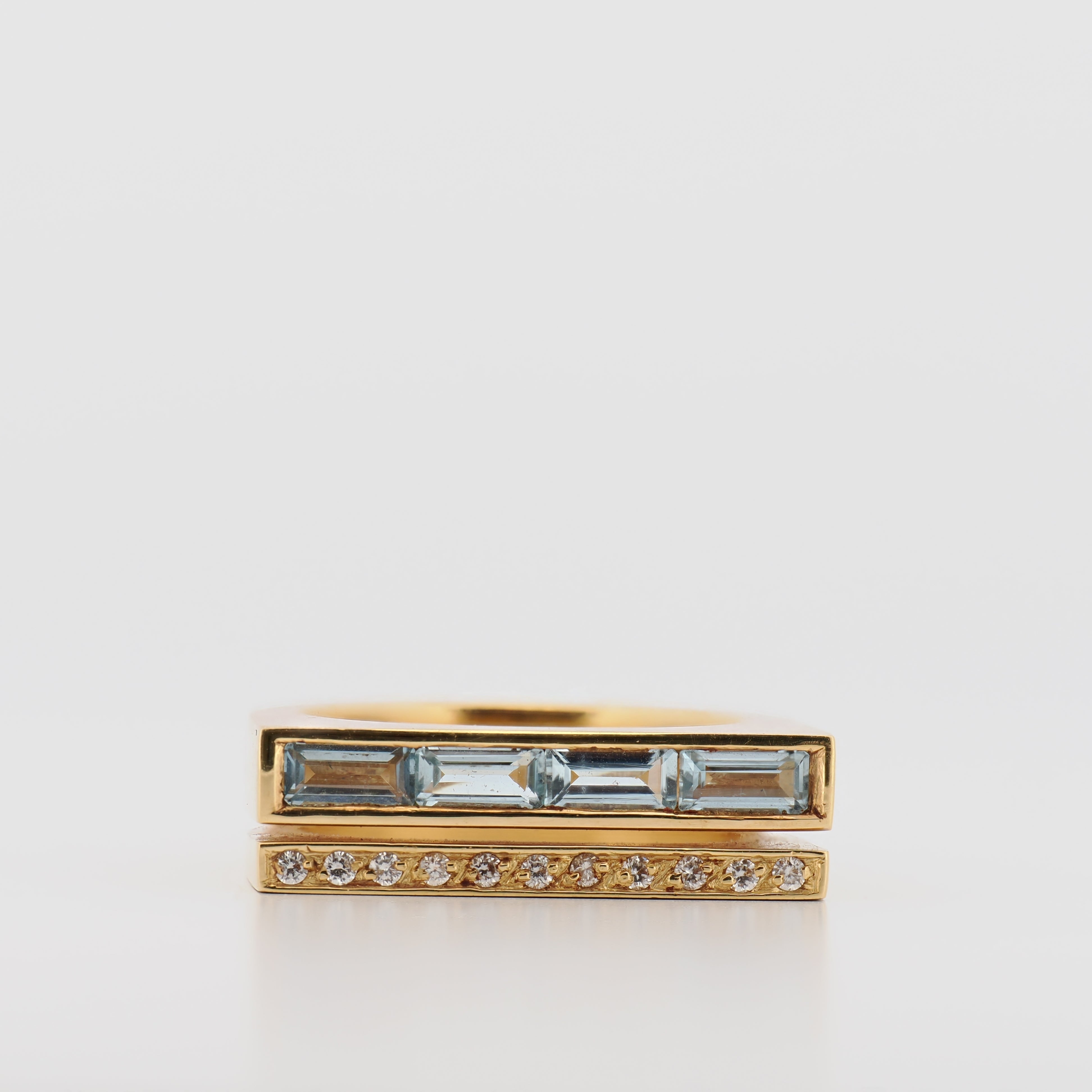 Zwei Juwelier Spliedt Ringe aus Gelbgold, einer mit Baguett-Aquamarinen, der andere mit Brillanten