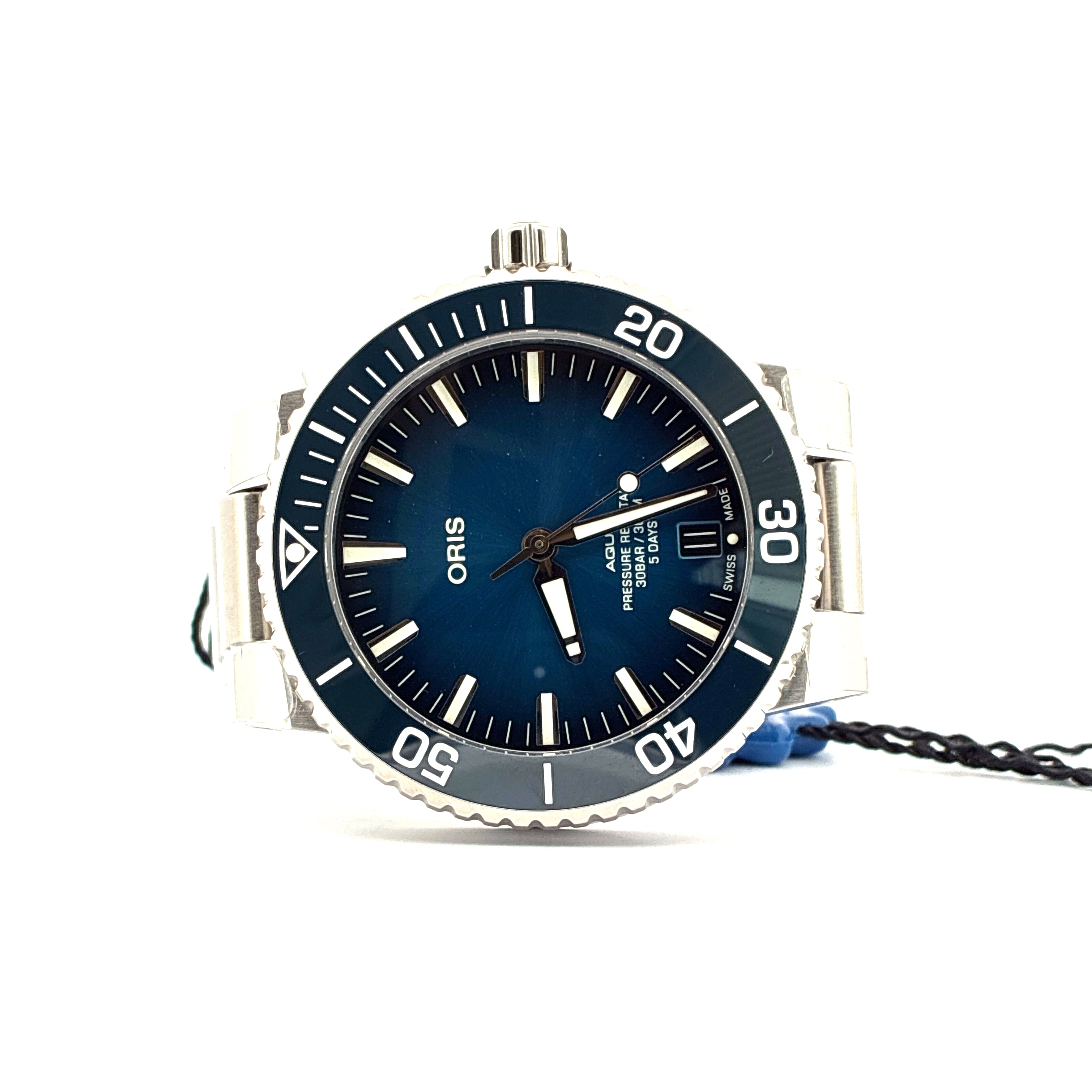 Oris - Aquis Date / Calibre 400 / Blue Dial / Stainless Steel / Like New / Box & Papers / 2025 - [product_sku]