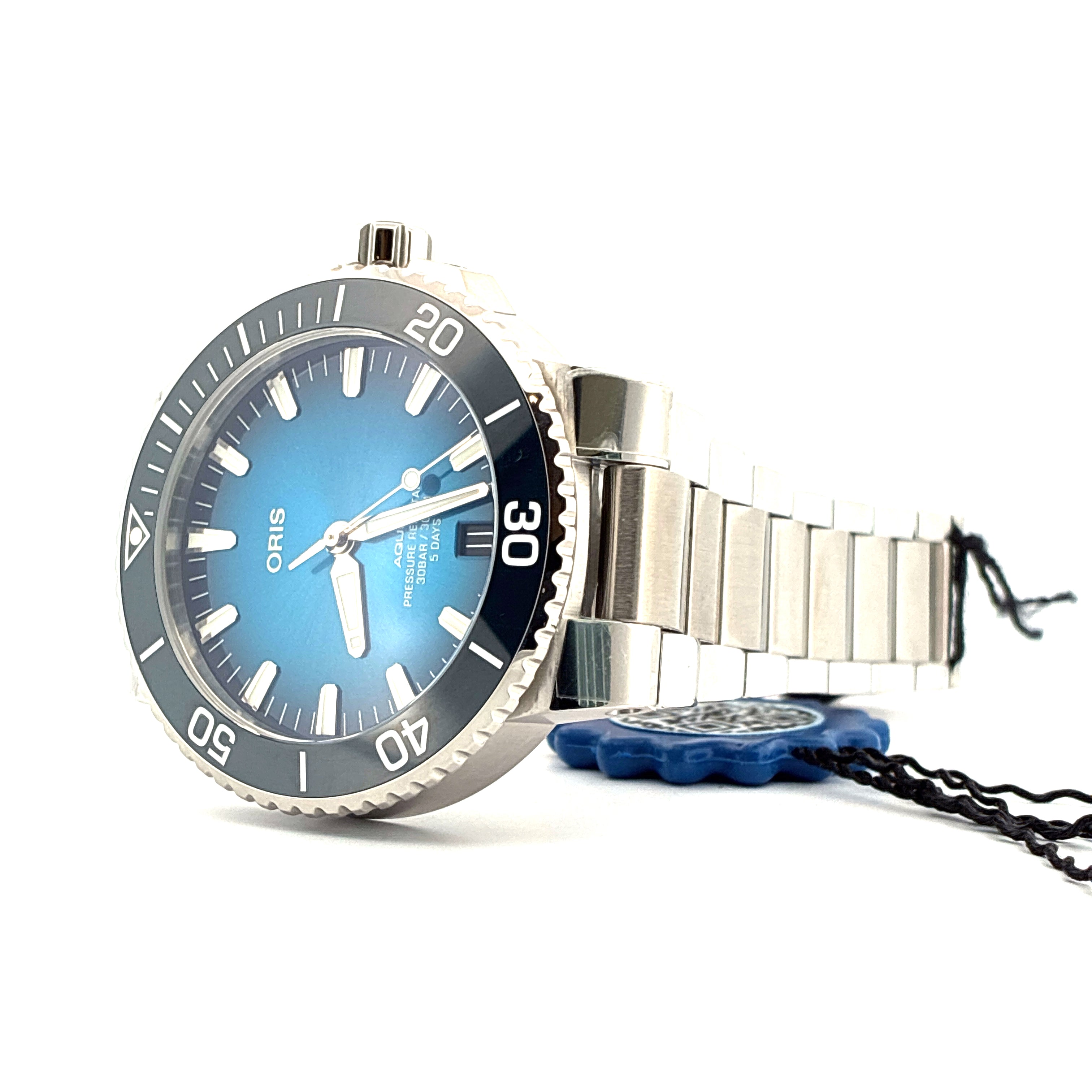 Oris - Aquis Date / Calibre 400 / Blue Dial / Stainless Steel / Like New / Box & Papers / 2025 - [product_sku]