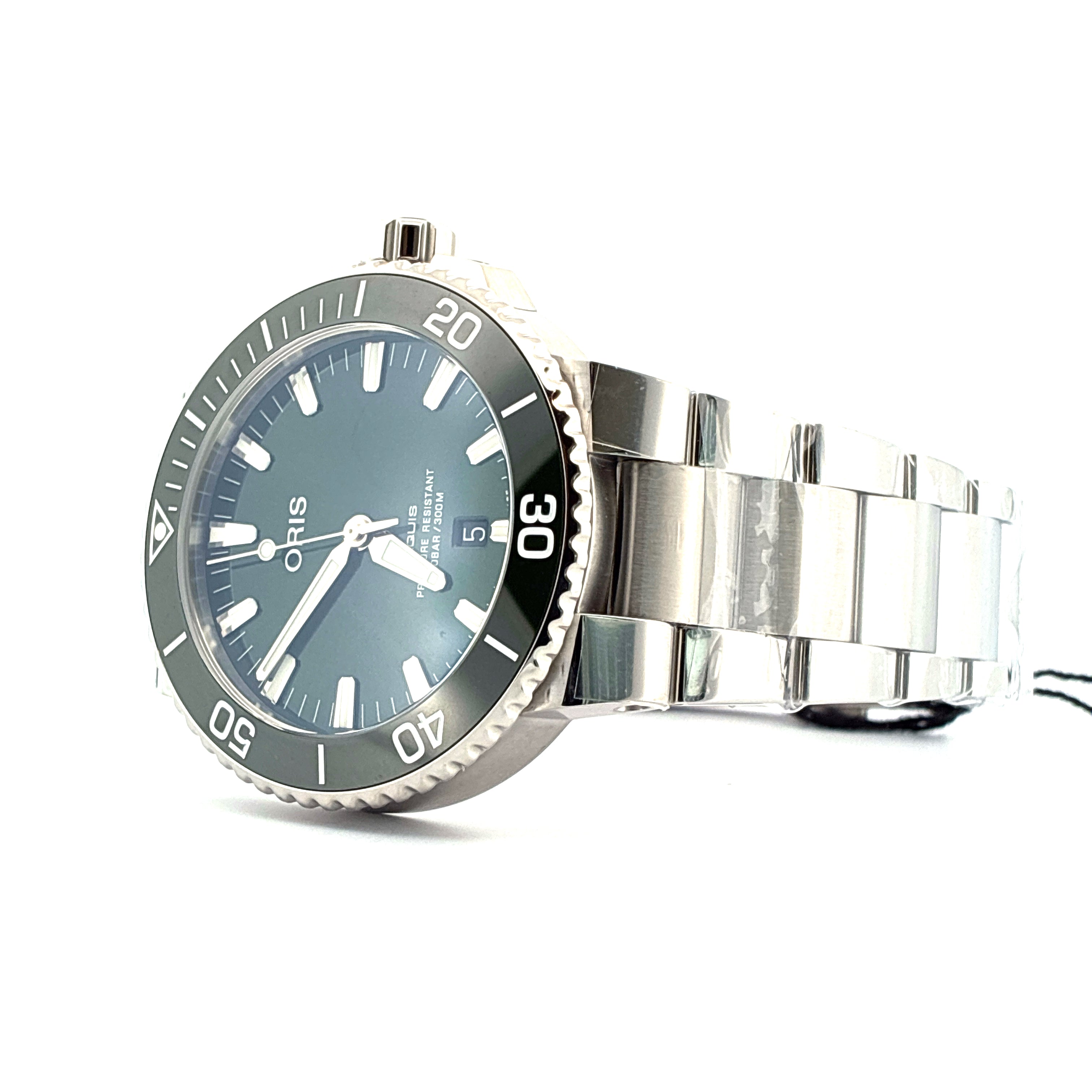 Oris - Aquis Date / Green Dial / Stainless Steel / Like New / 2025 - [product_sku]