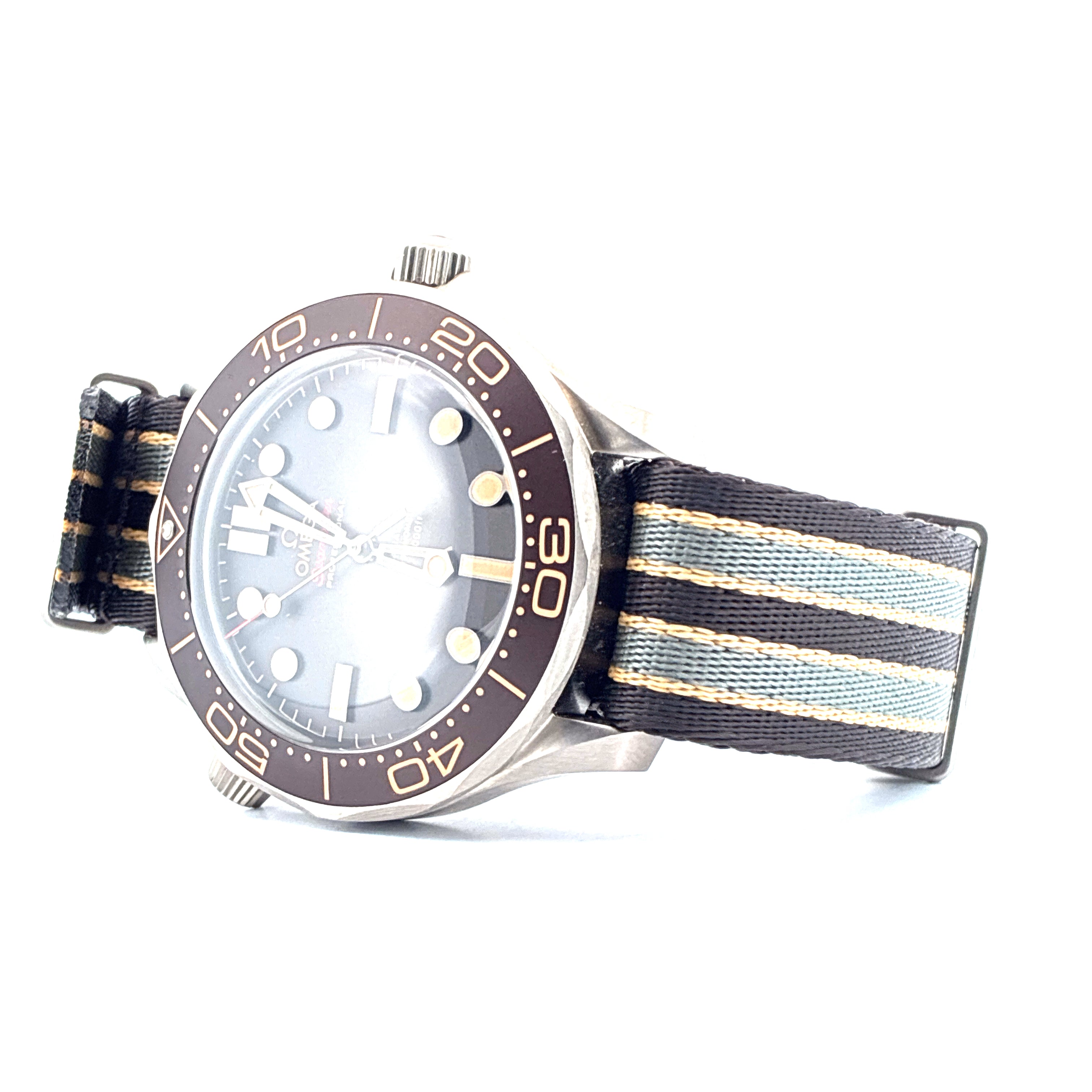 Seamaster Diver 300 M 007 James Bond / very good condt. / Box & Papers / 2021