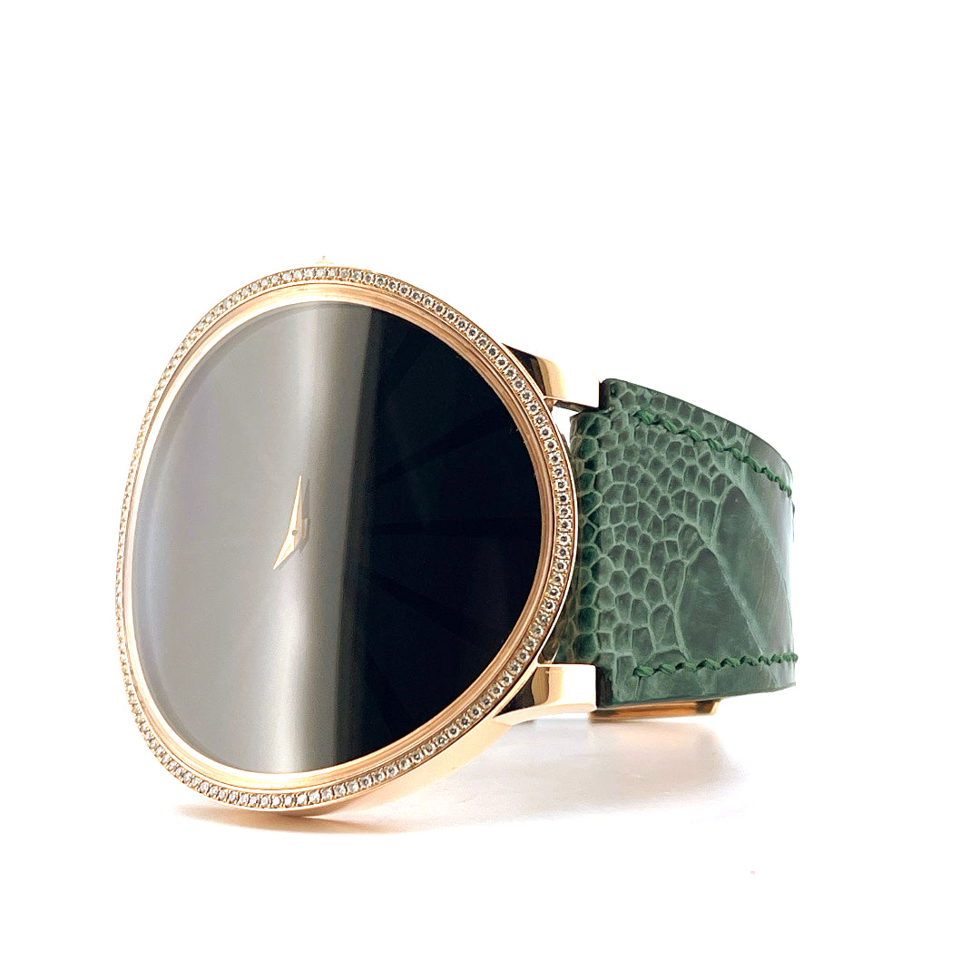 Guy Ellia Round Square Circle Uhr in Roségold mit Diamantlünette und grünen Band
