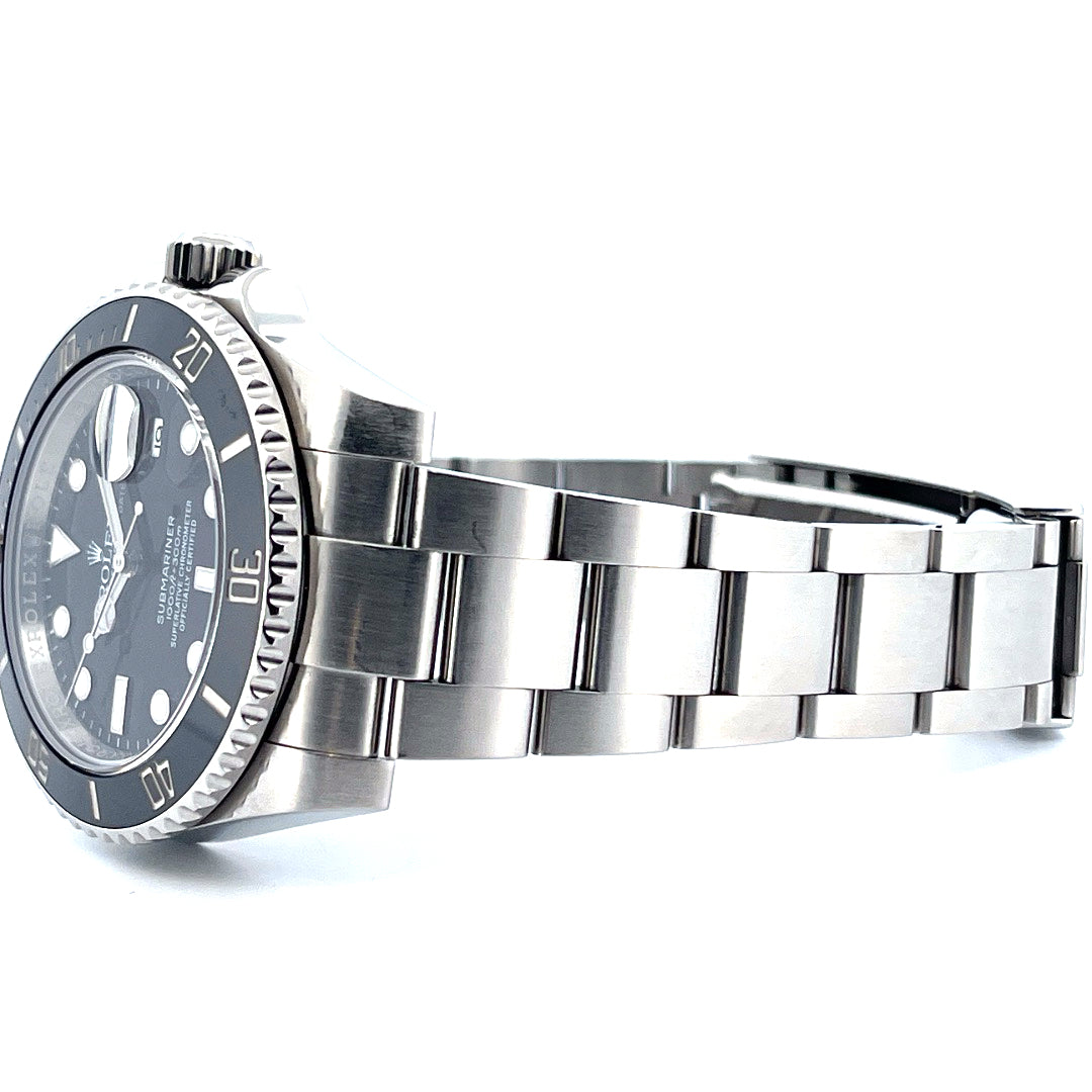Submariner Date 116610LN / Box and Papers / -2019-