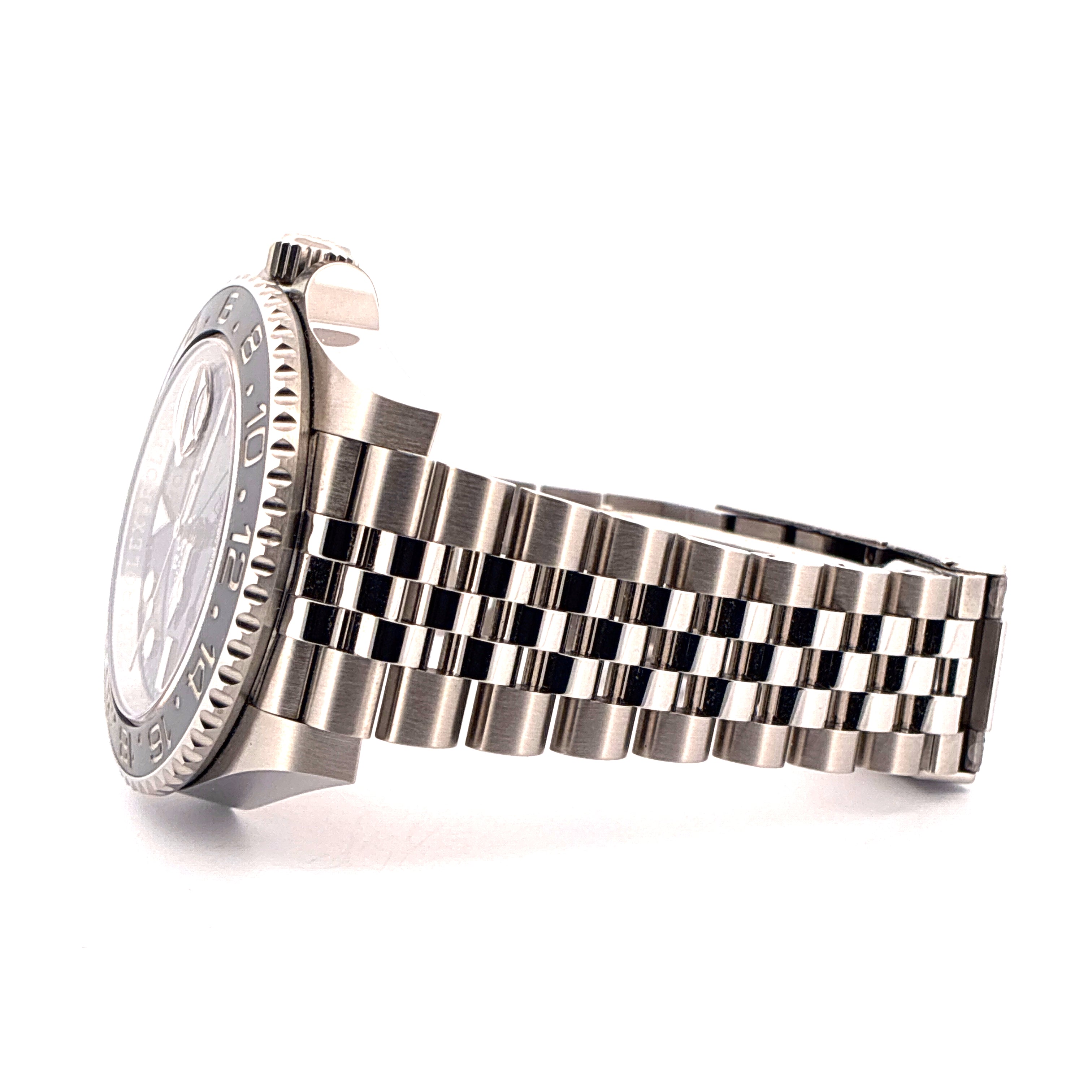 Rolex GMT-Master II Edelstahl Automatik mit Jubilee-Armband Seitenansicht auf weißem Hintergrund