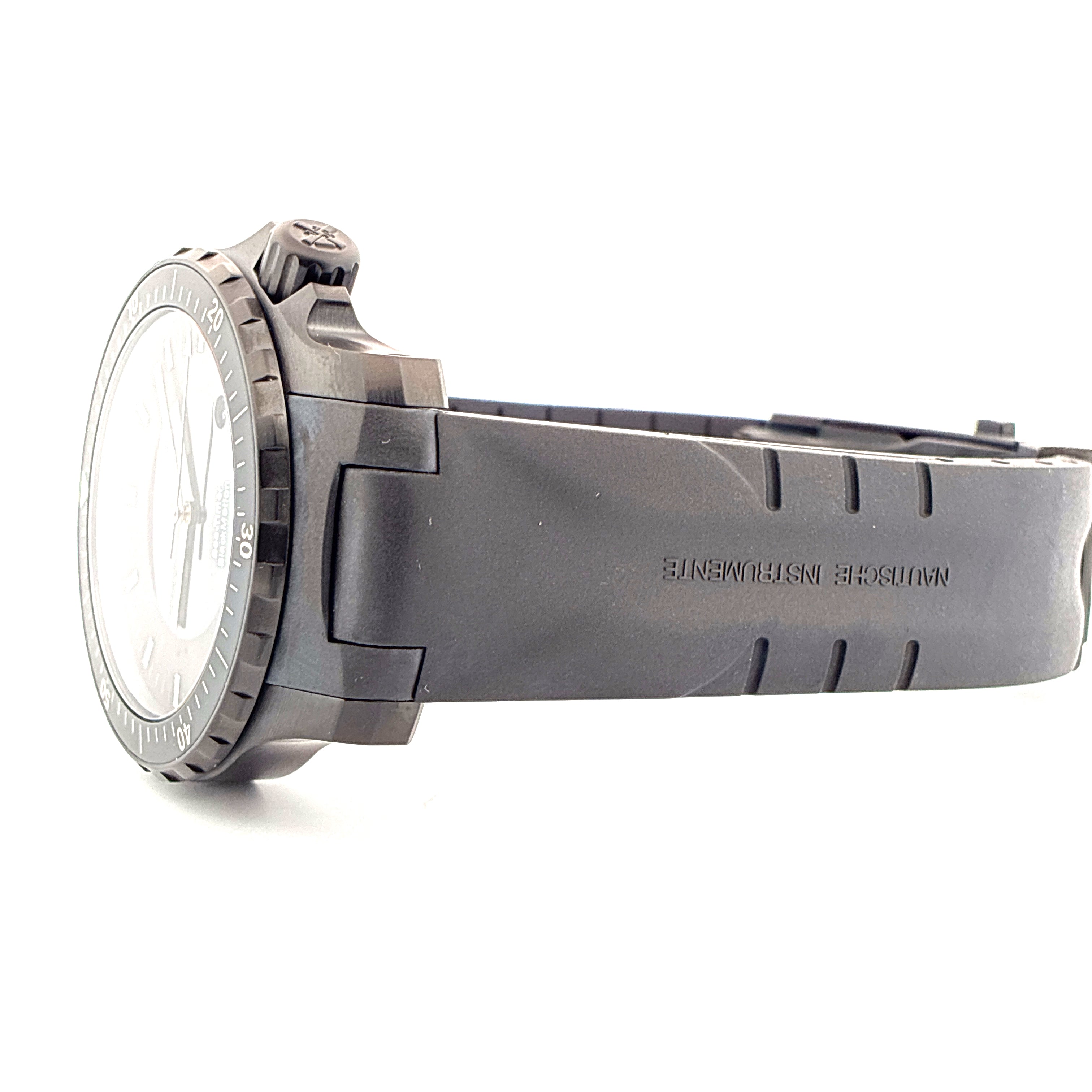 Mühle Glashütte Sea-timer Blackmotion Automatik-Uhr mit schwarzem Kautschukarmband Seitenansicht