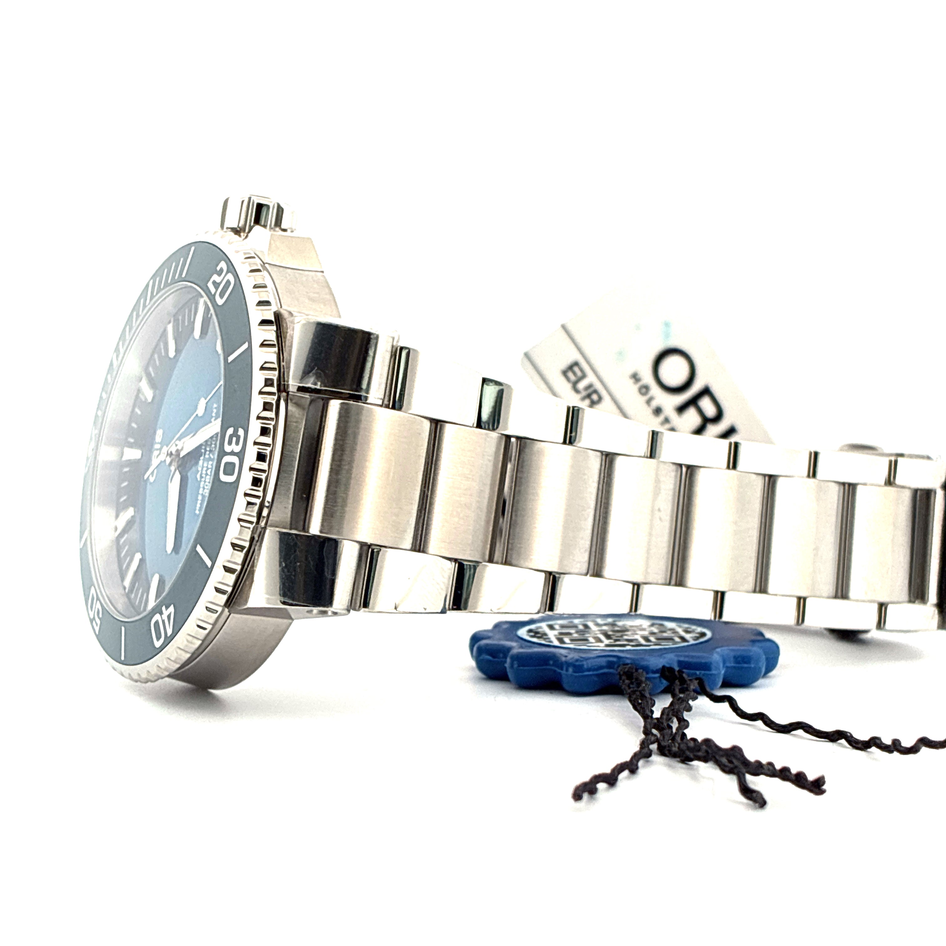 Oris - Aquis Date / Calibre 400 / Blue Dial / Stainless Steel / Like New / Box & Papers / 2025 - [product_sku]