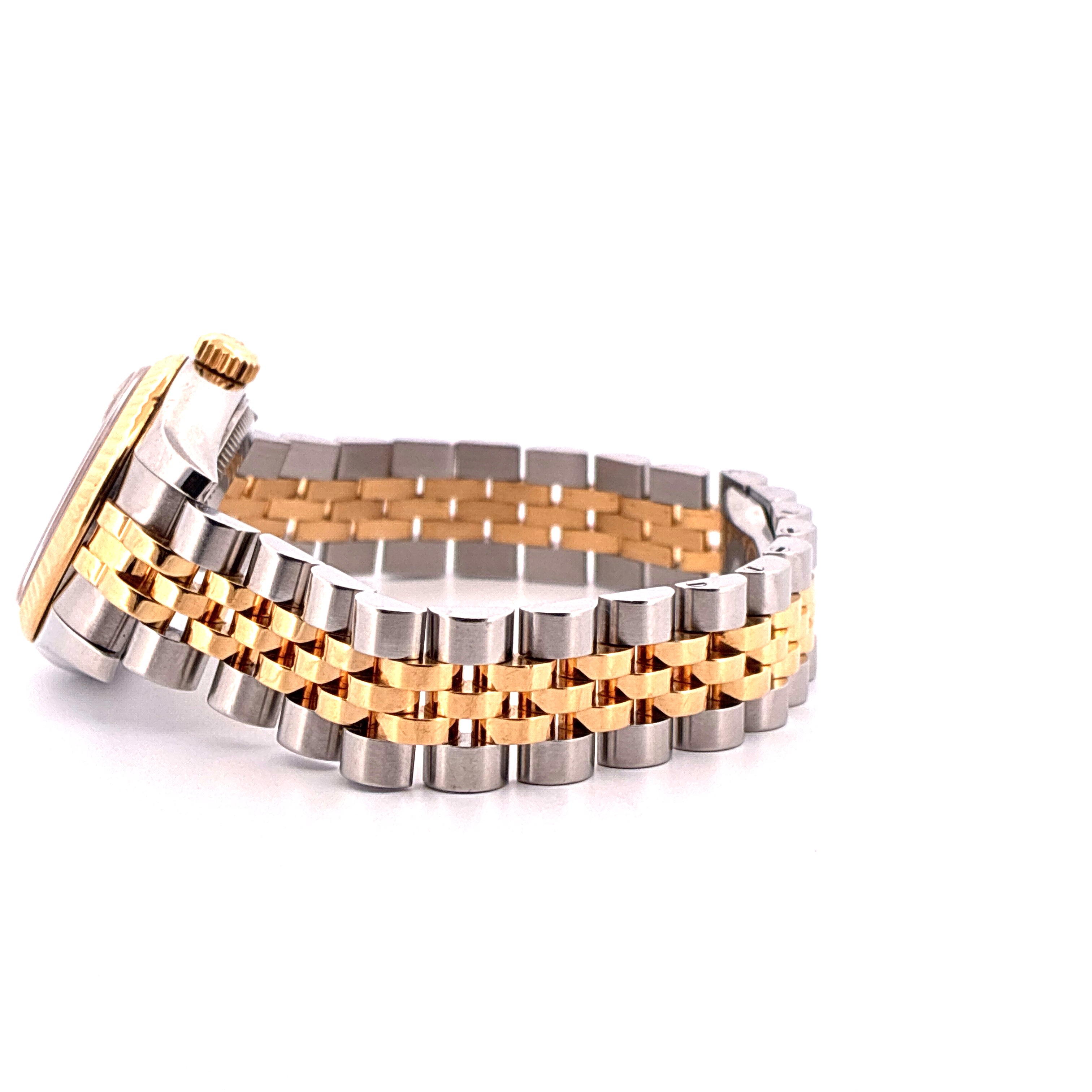 Rolex Lady-Datejust bicolor: Seitenansicht des zweifarbigen Armbands aus Gold und Stahl