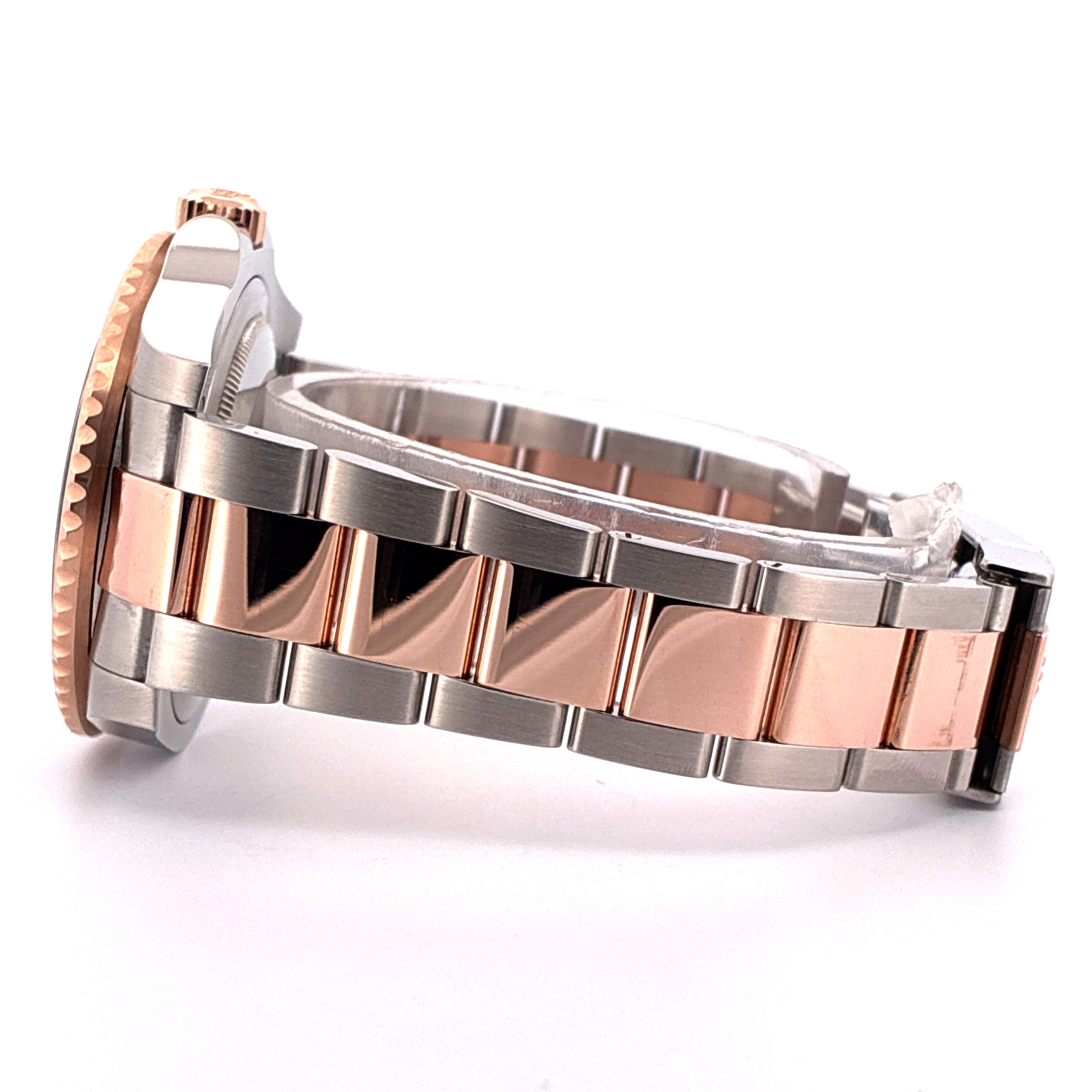 Rolex Rootbeer im Full-Set 2023, eine 40 mm Automatik-Uhr aus Gold und Stahl mit bicolor Armband in sehr gutem Zustand